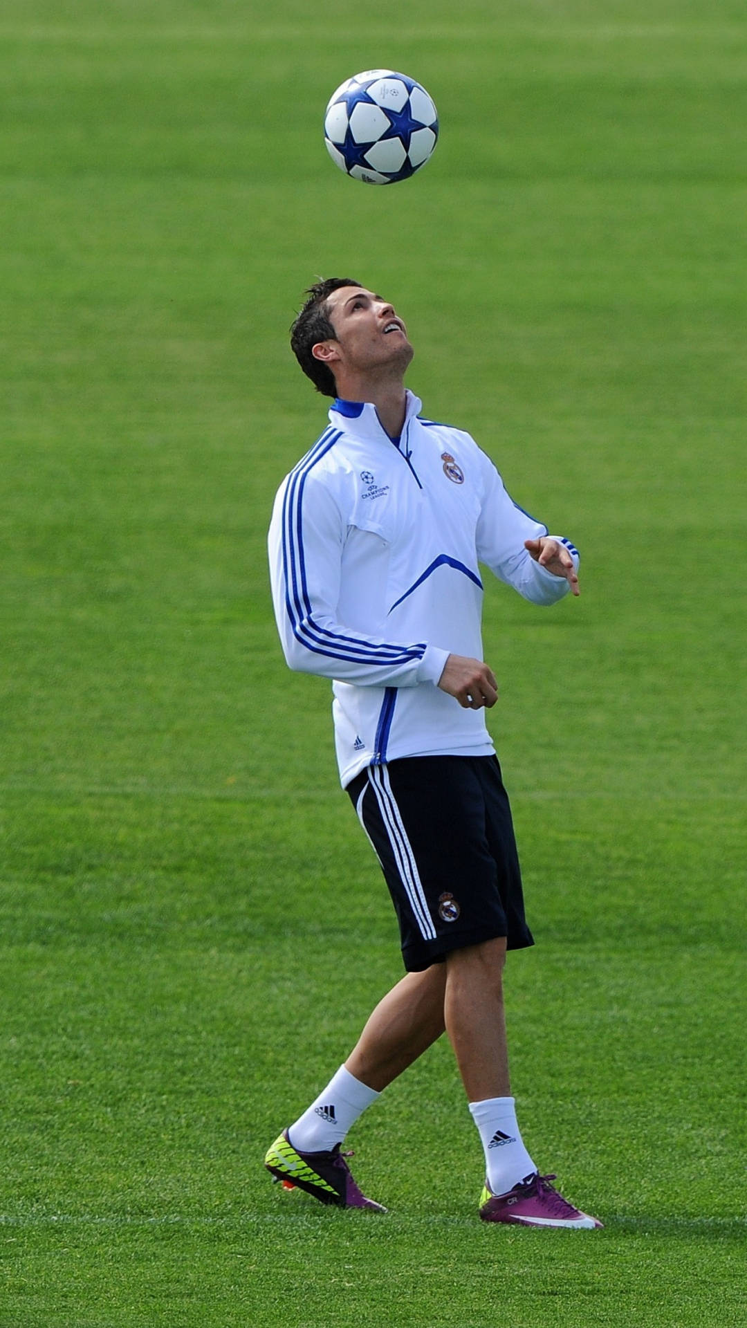 Fodboldtricks Cristiano Ronaldo iPhone Wallpapers