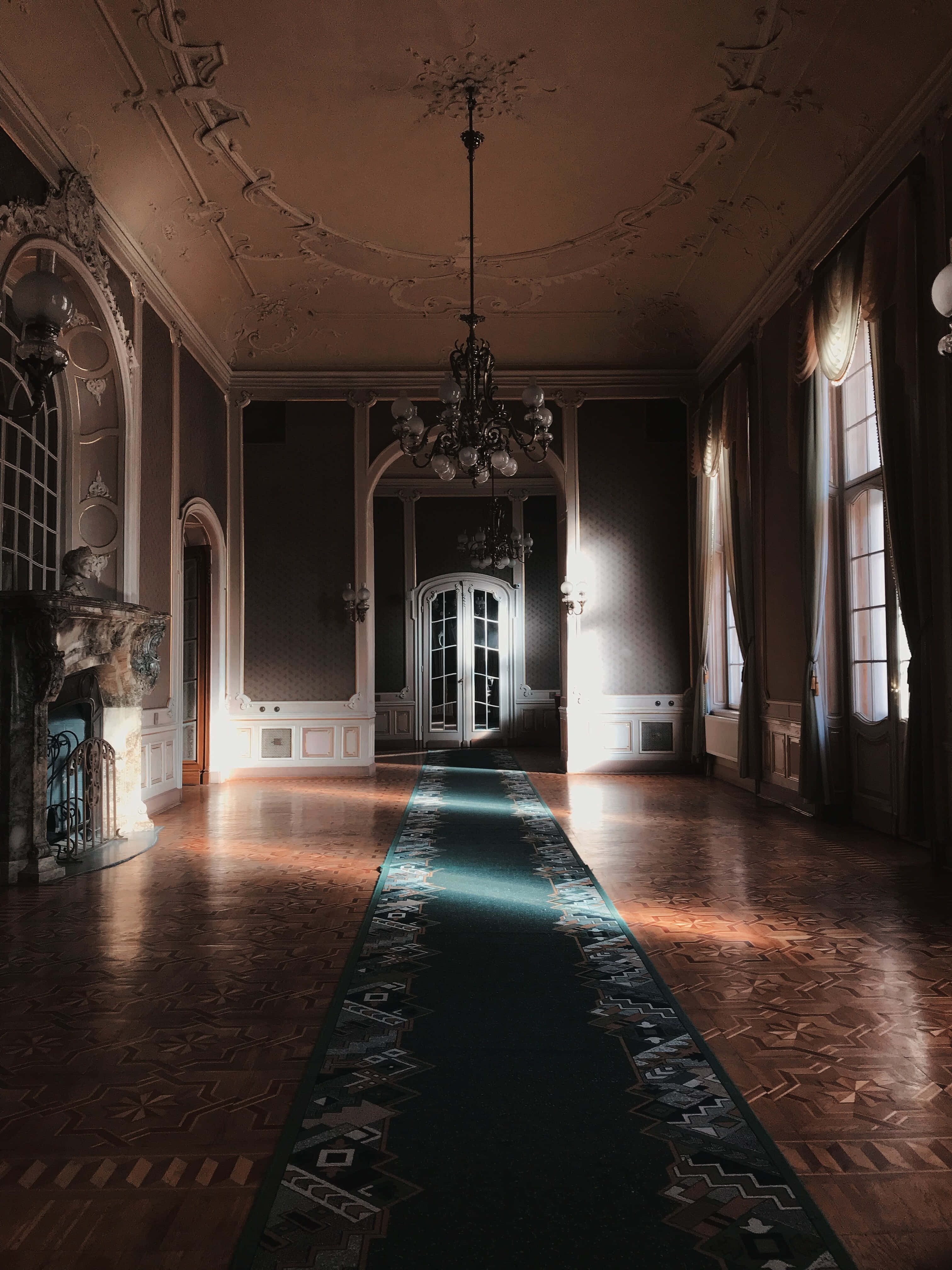 Fordyb dig i en oplevelse af elegant balsaldans Wallpapers