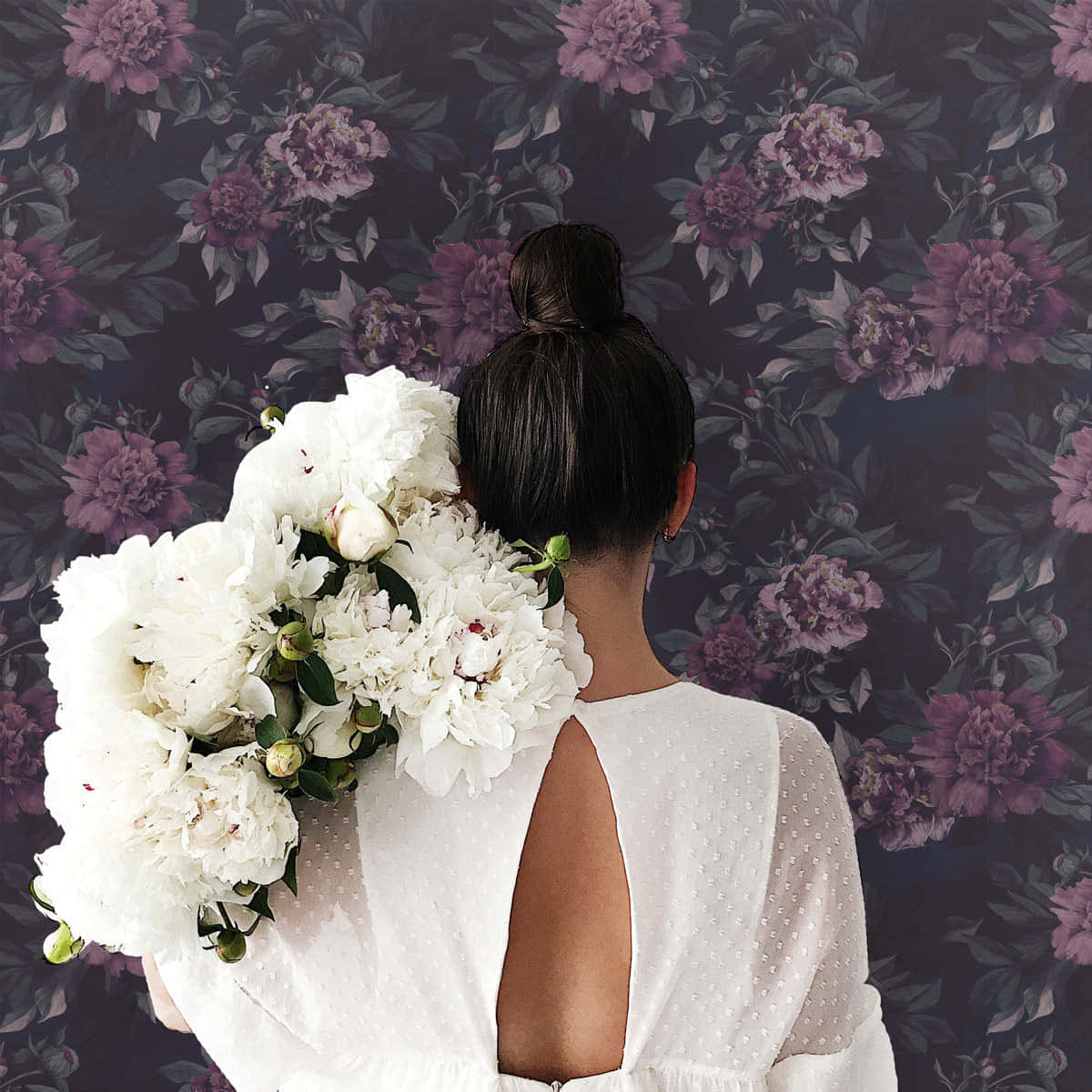 Fortryllende mørk blomsterbaggrund Wallpapers