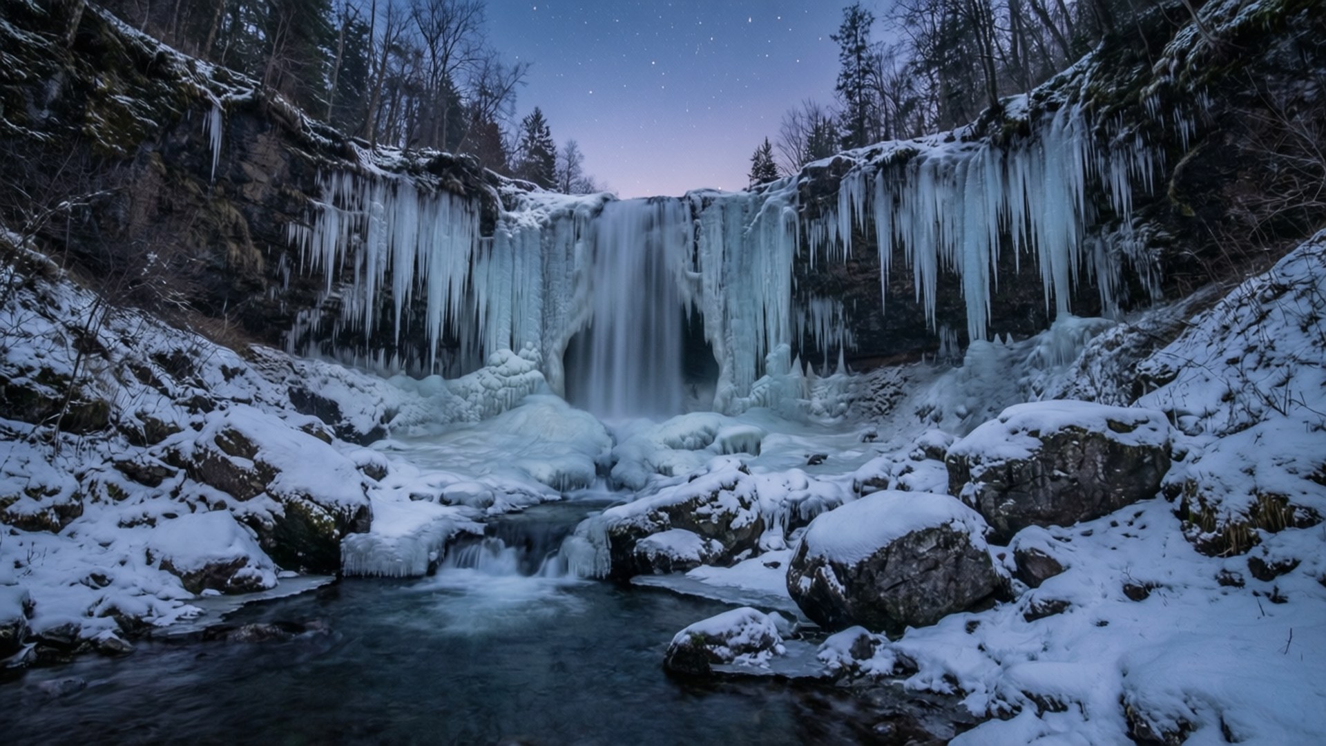 Frosset kaskadedrøm Wallpapers