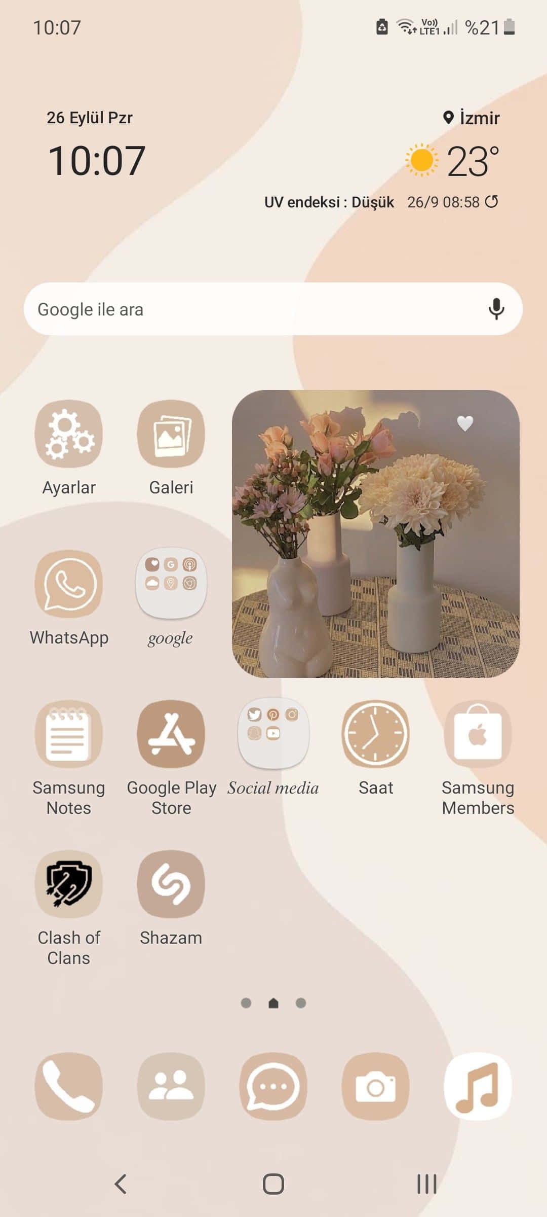 Gør din dag lysere med vores æstetiske widgets Wallpapers