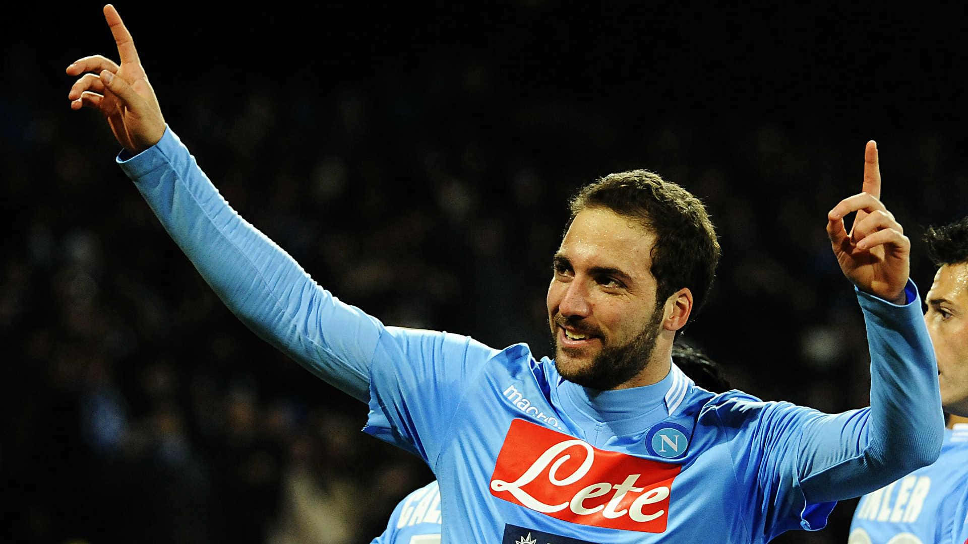 Gonzalo Higuain Napoli fejrer en scoring Wallpapers