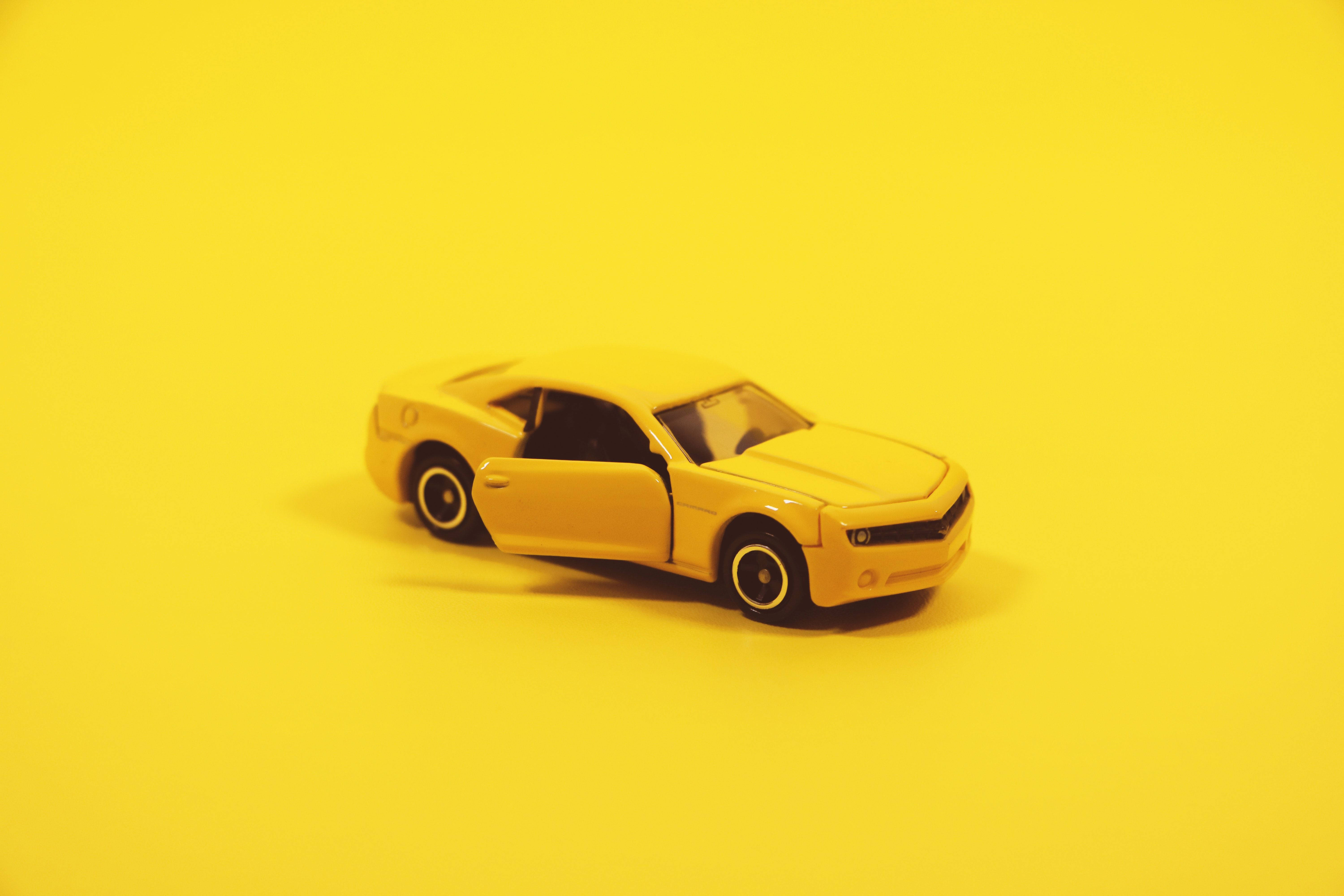 Gul HD Chevrolet Camaro Wallpapers