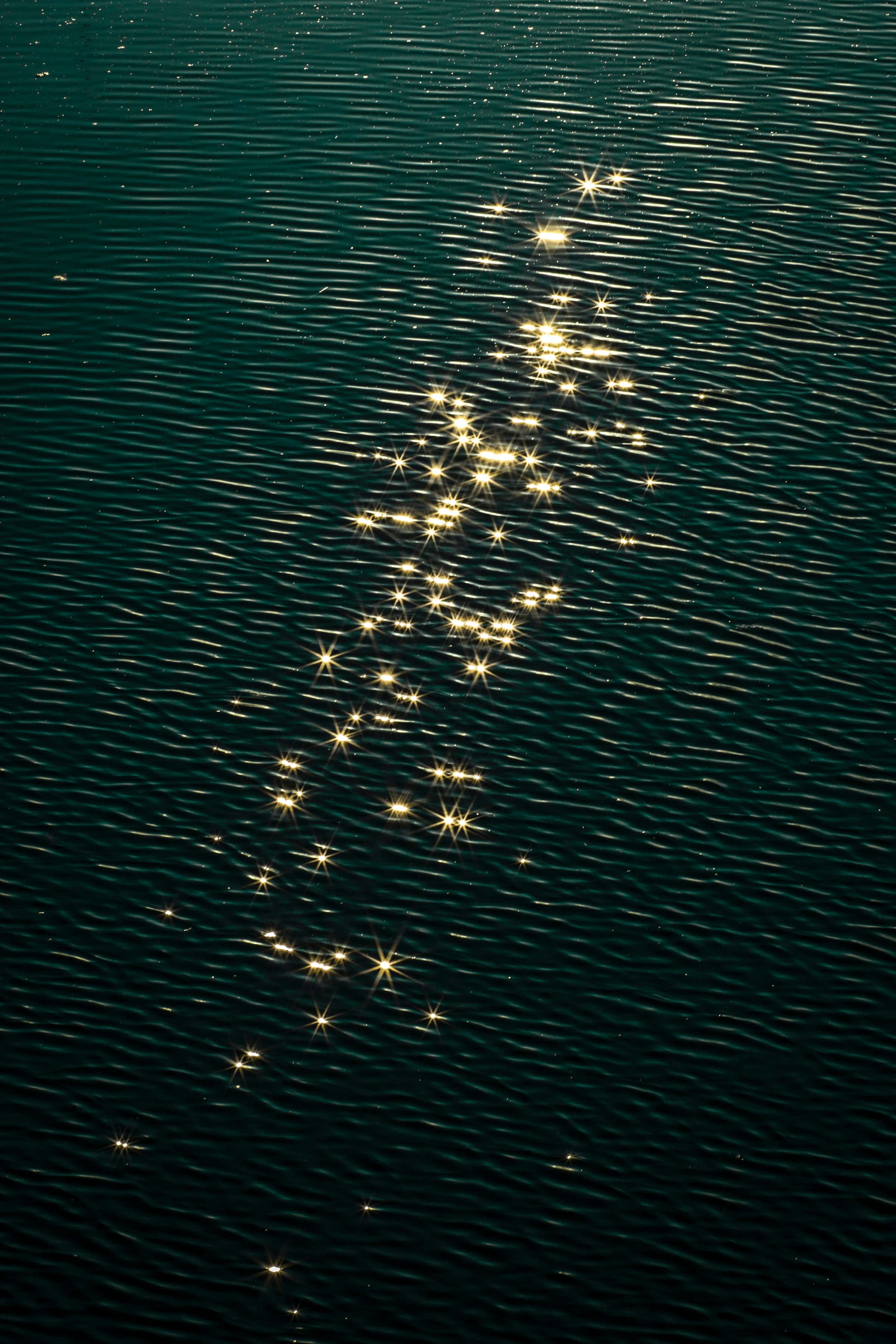 Guldglitrende sollysbaggrund Wallpapers