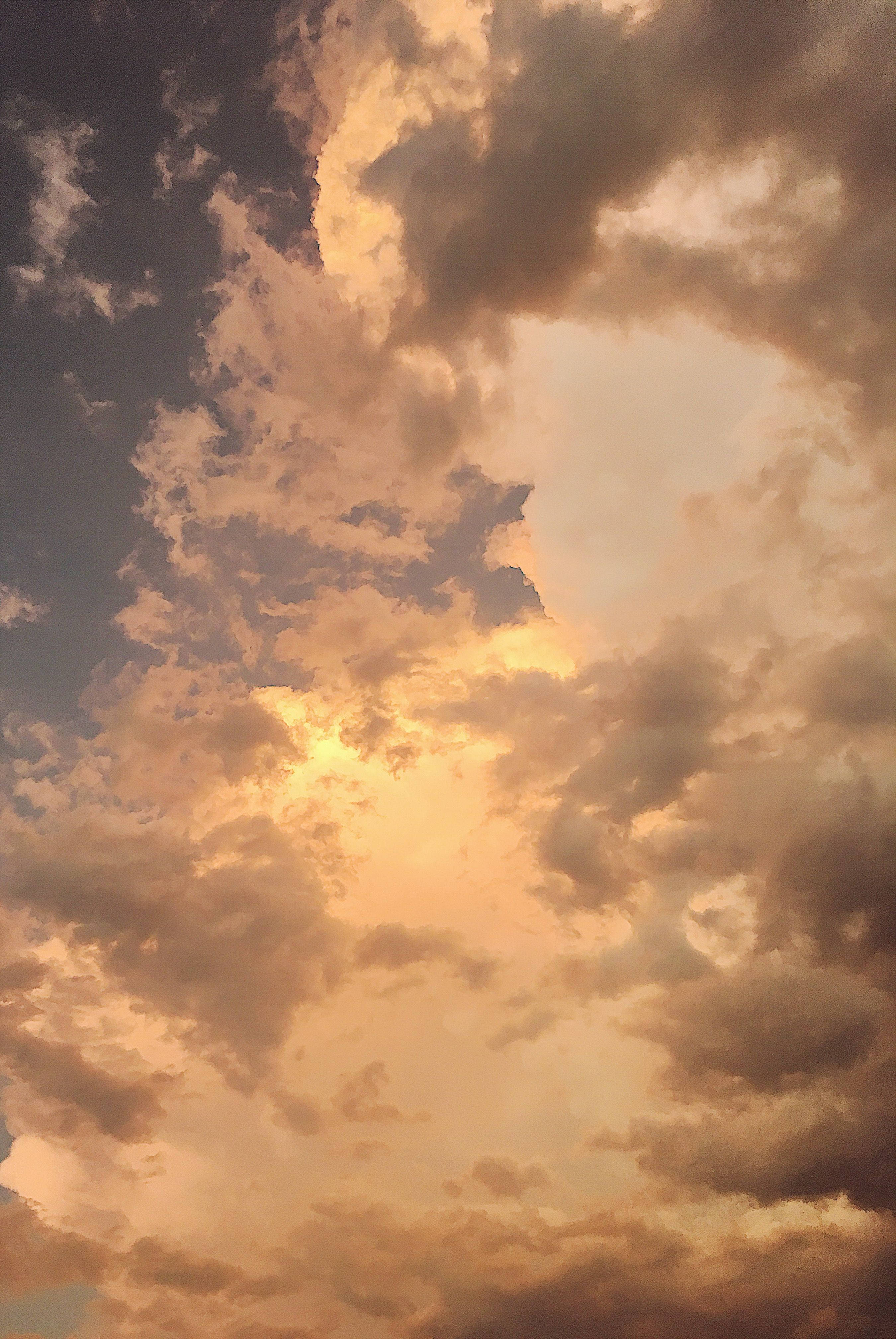 Gylden æstetisk himmel Wallpapers