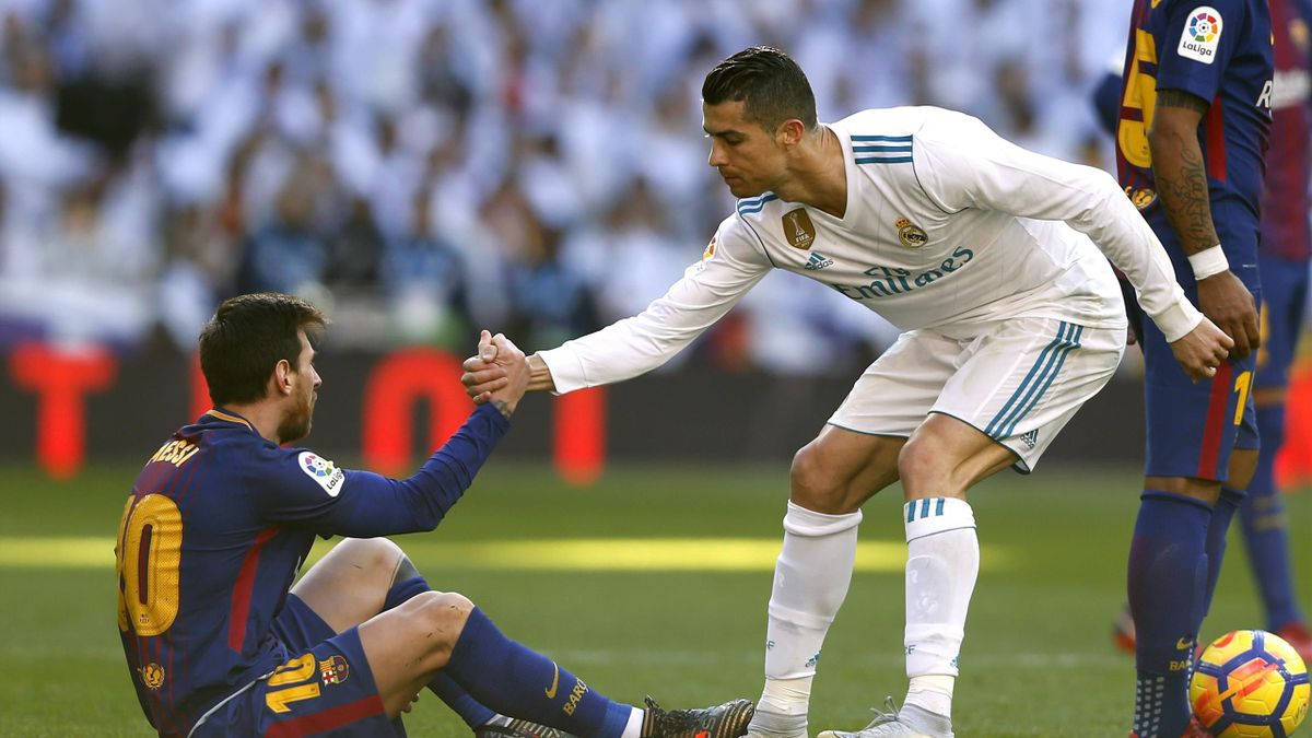Hjælper Messi og Ronaldo 4K Wallpapers