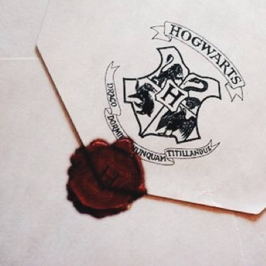 HP Æstetisk Hogwarts Konvolut Med Rødt Segl Wallpapers