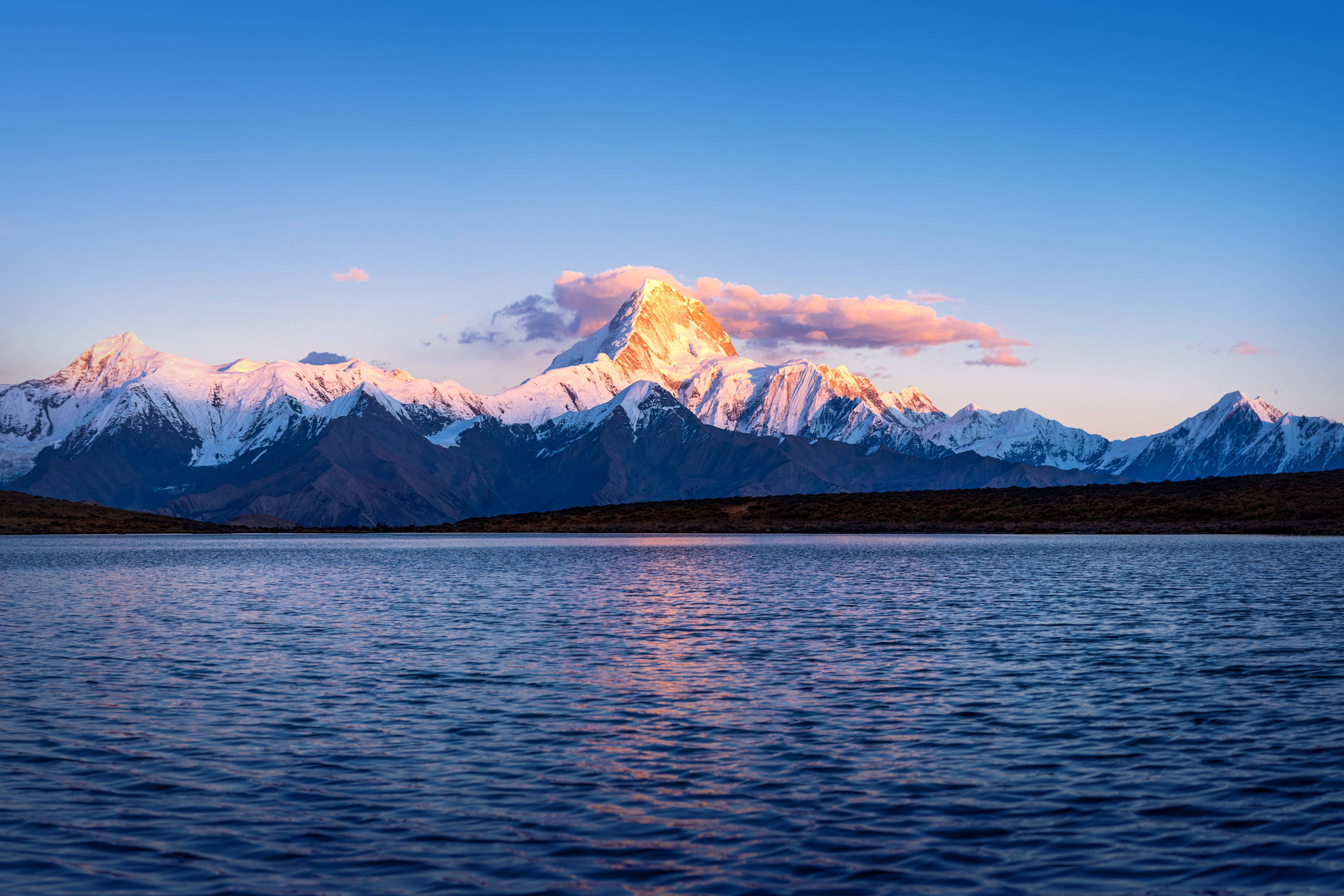 Huawei MateBook X Summit Wallpapers