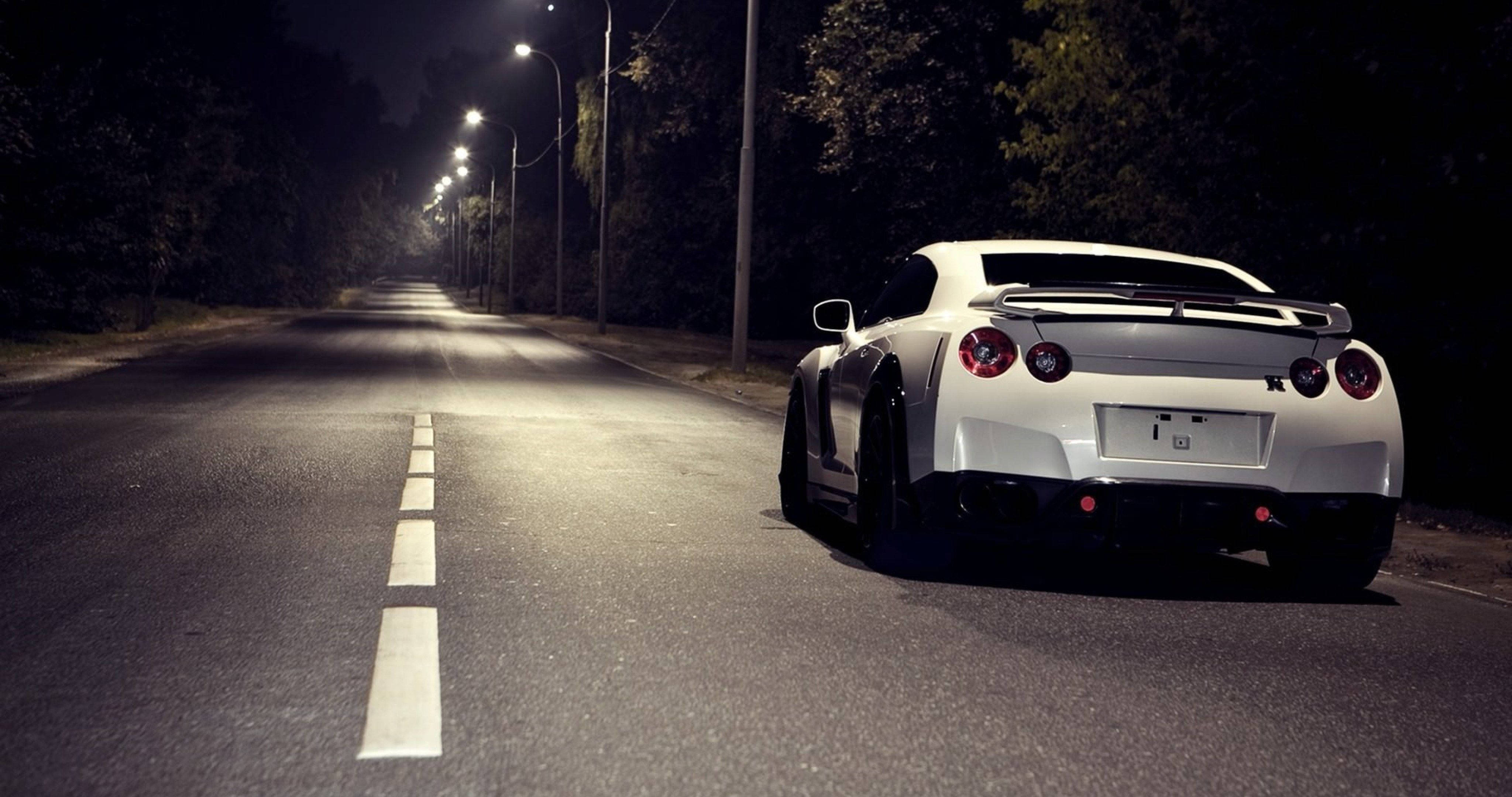 Hvid Nissan GTR 4K Wallpapers