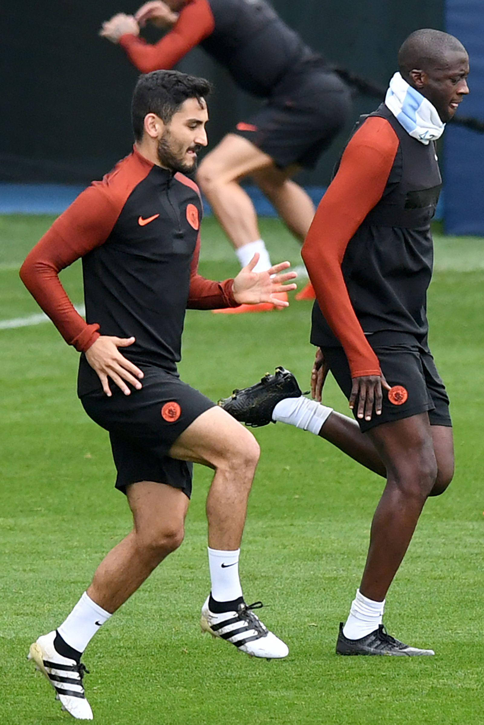 Ilkay Gündogan Træningssession Helkrop Wallpapers