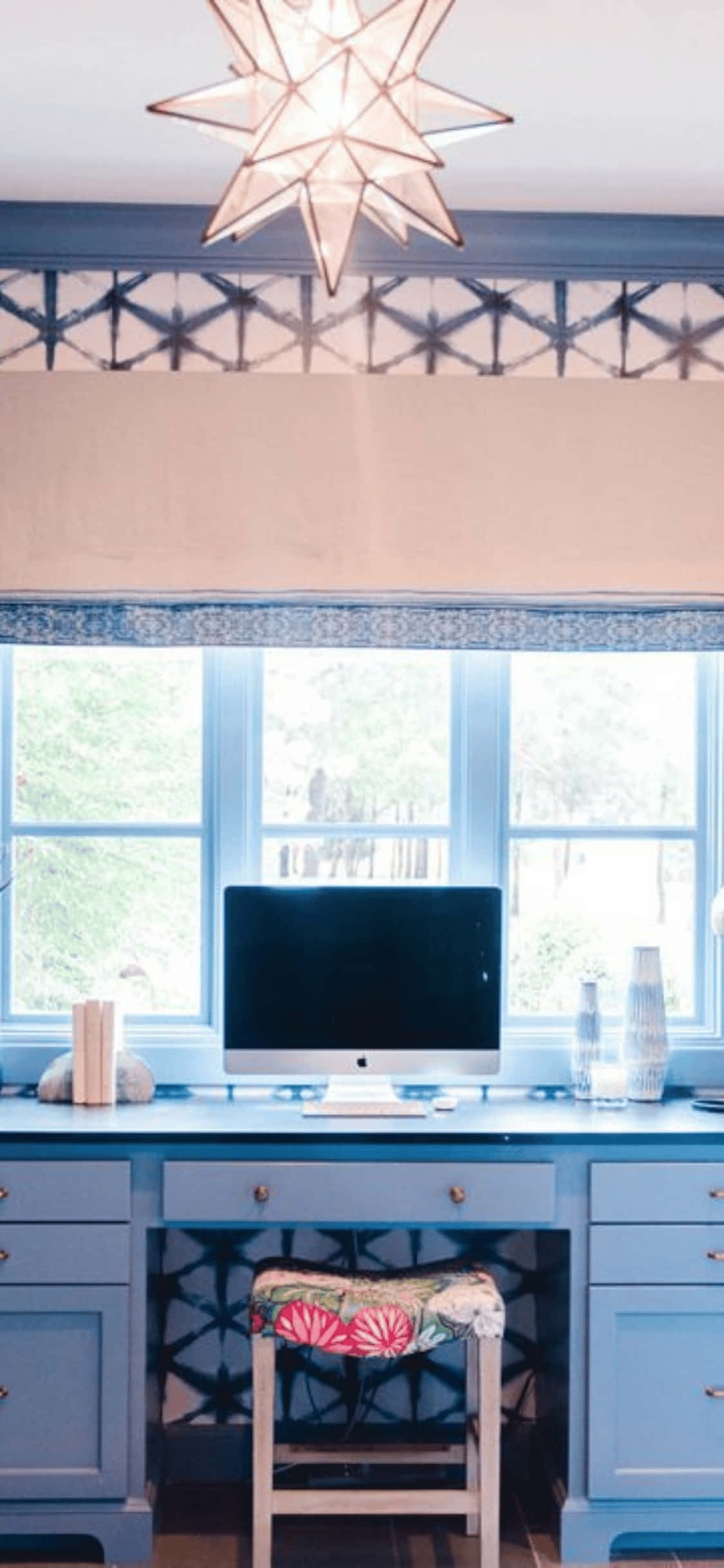 iMac På Blåt Bord iPhone X Kontorbaggrund Wallpapers