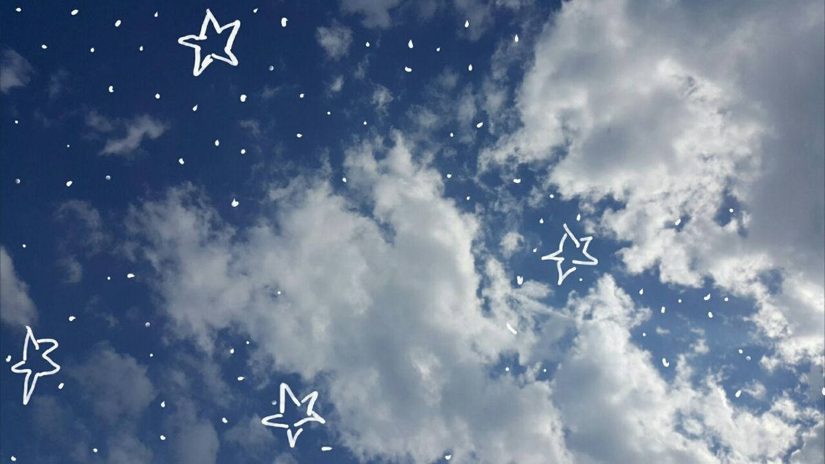 Indie æstetisk laptop blå himmel med stjerner Wallpapers
