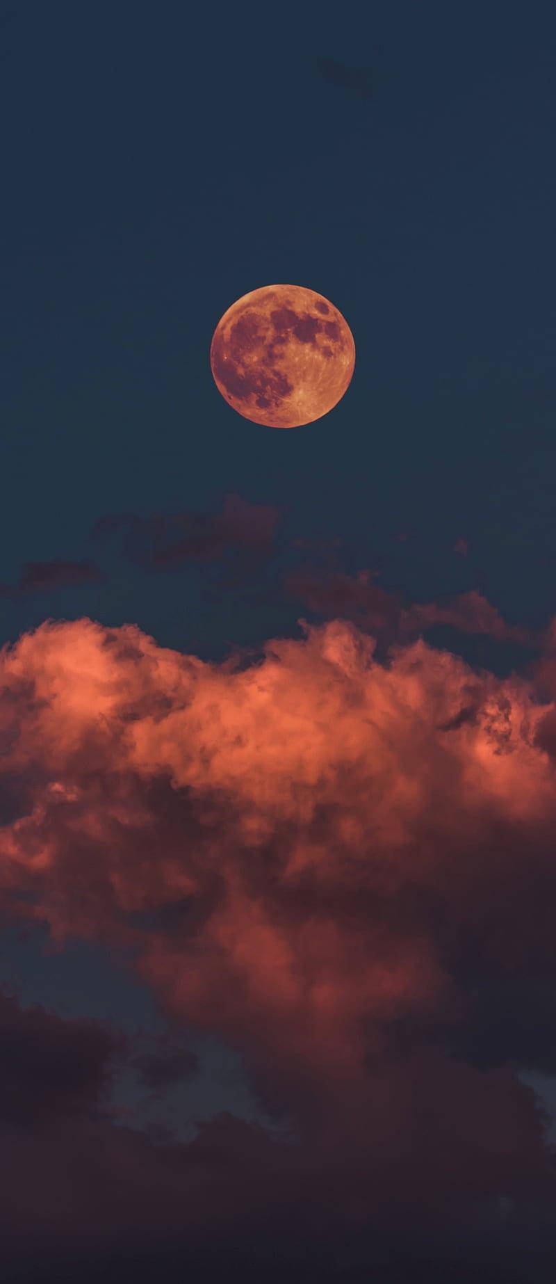 iPhone 11 Pro Måne med rødt skær Wallpapers