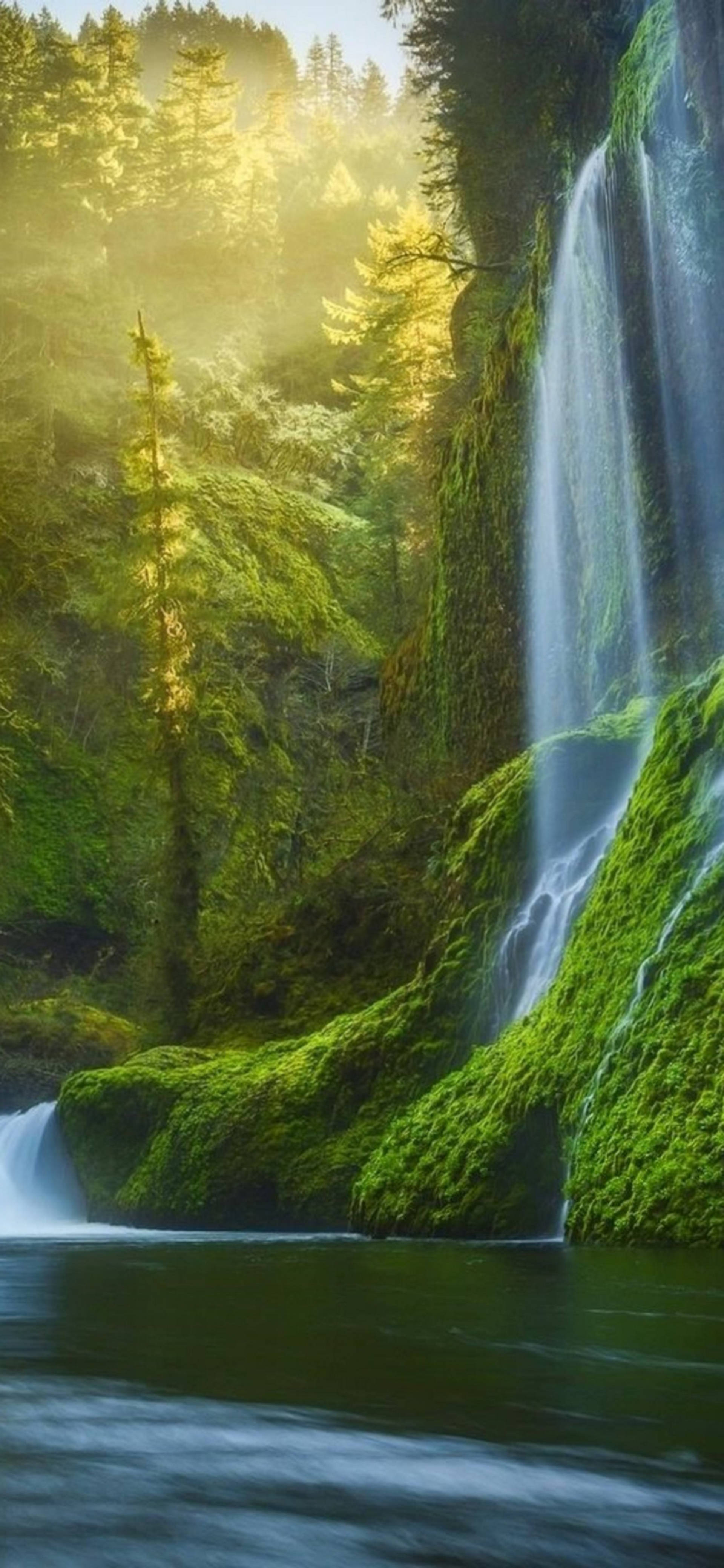 iPhone 13 Pro Max Vandfald Wallpapers