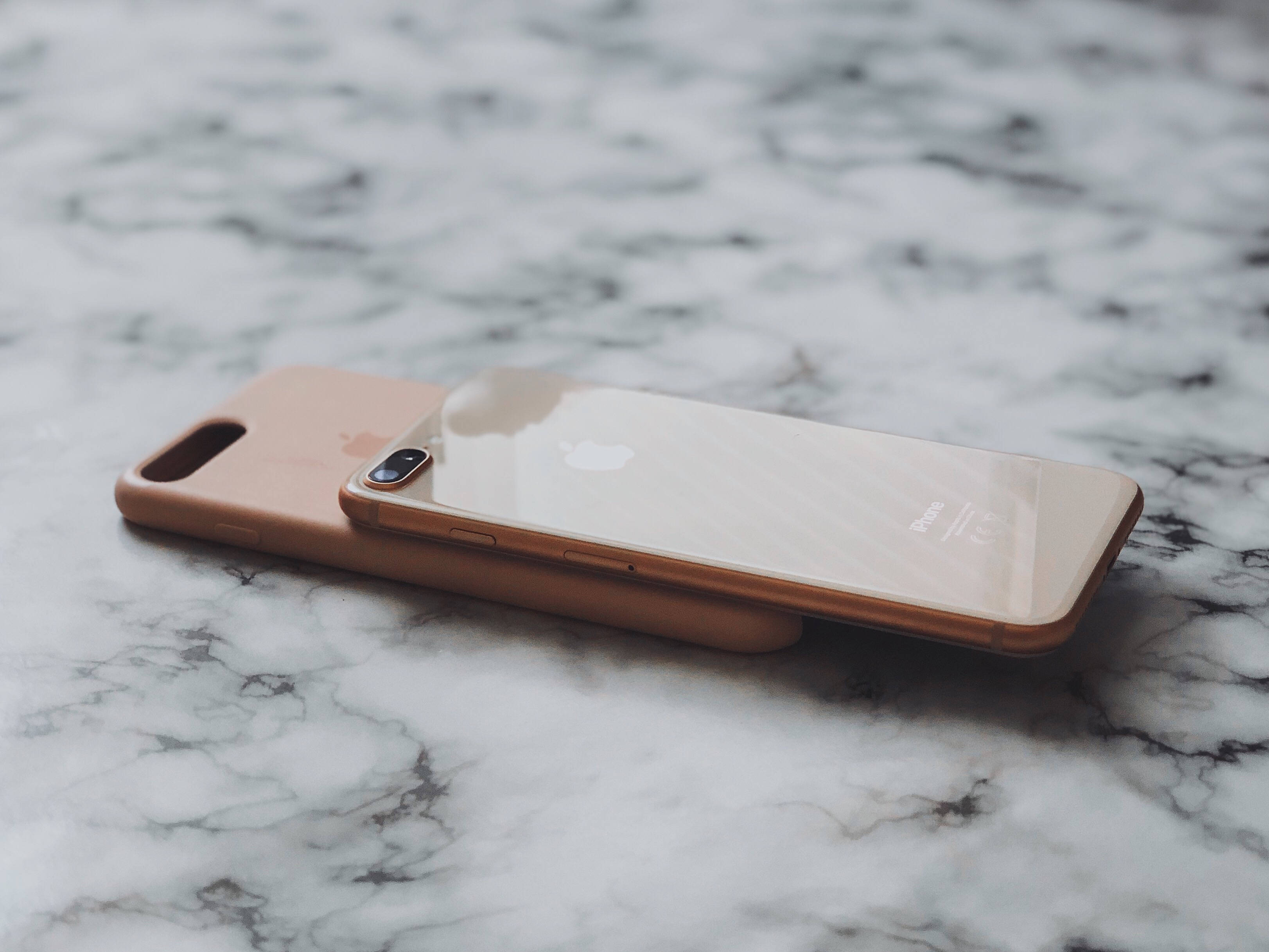 iPhone 8 Med Etui Wallpapers