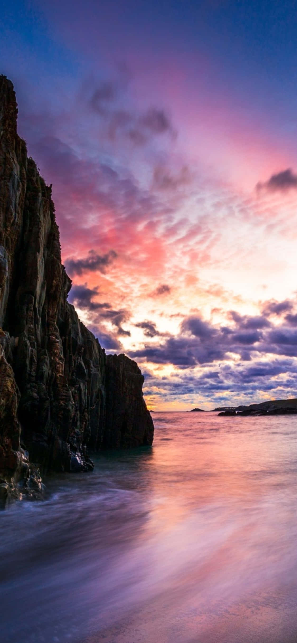 iPhone X Malibu baggrund solnedgangshimmel & klippe Wallpapers