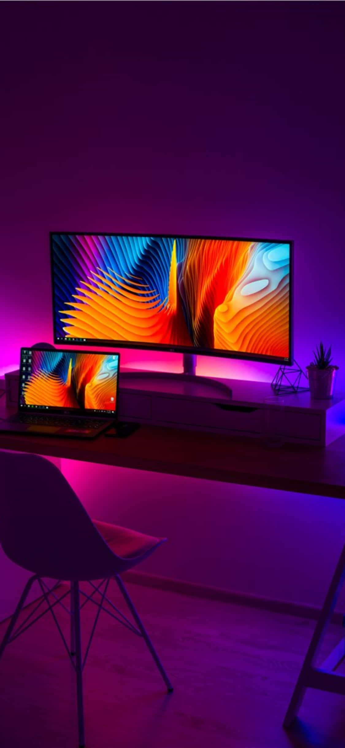 iPhone X Skrivebordsbaggrund med computerbord og lilla baggrund Wallpapers