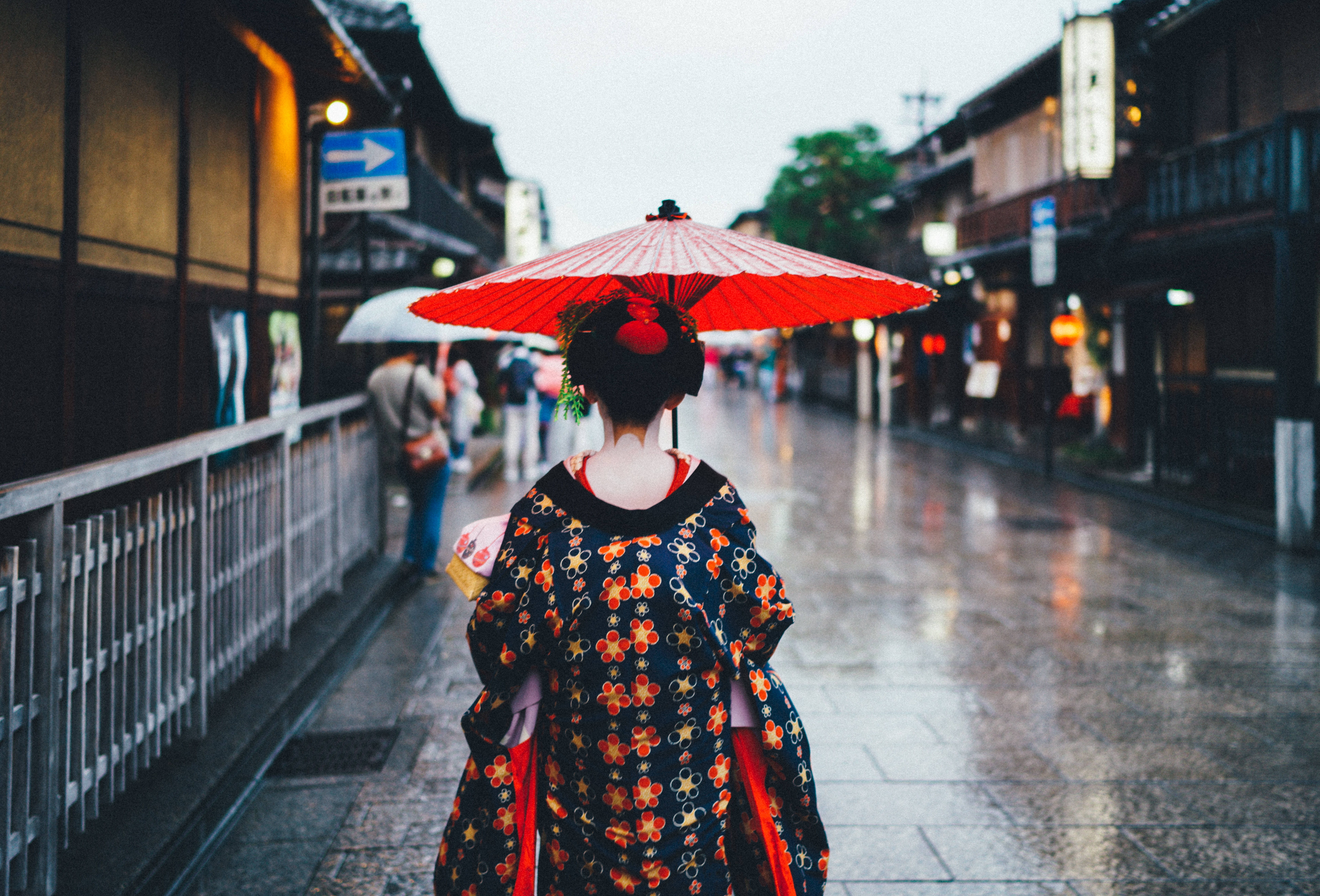 Japansk HD Geisha i Regnen Wallpapers