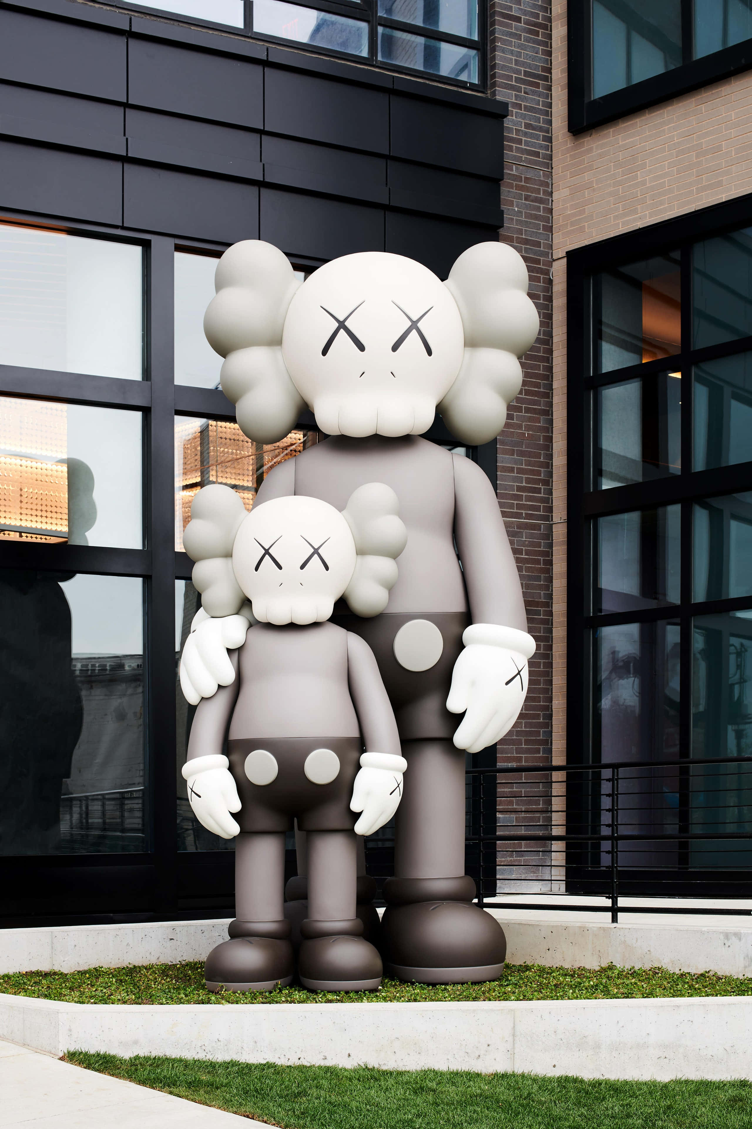 Kaws afslører ny serie af skulpturer Wallpapers