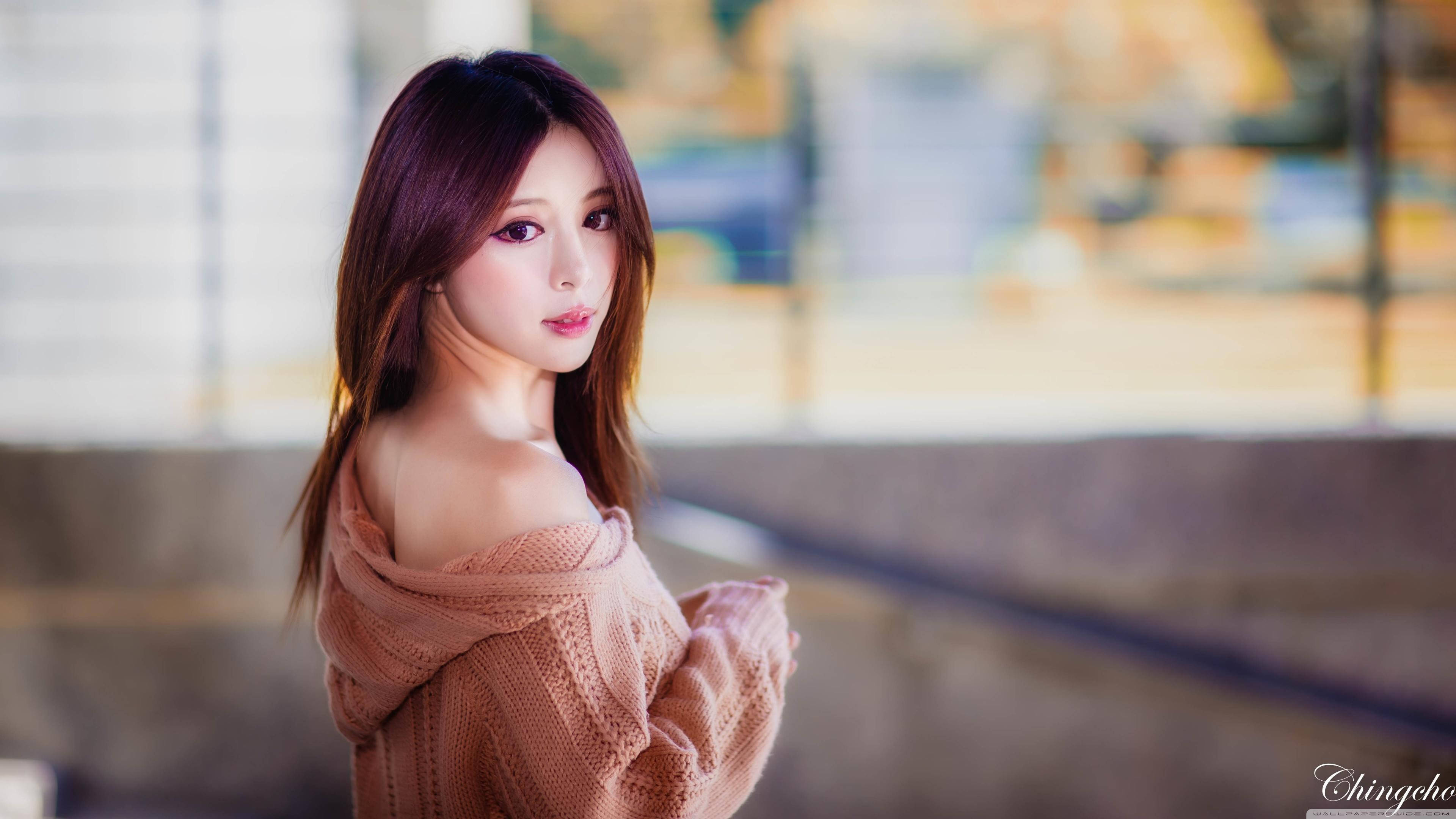 Koreansk pige i striktrøje Wallpapers