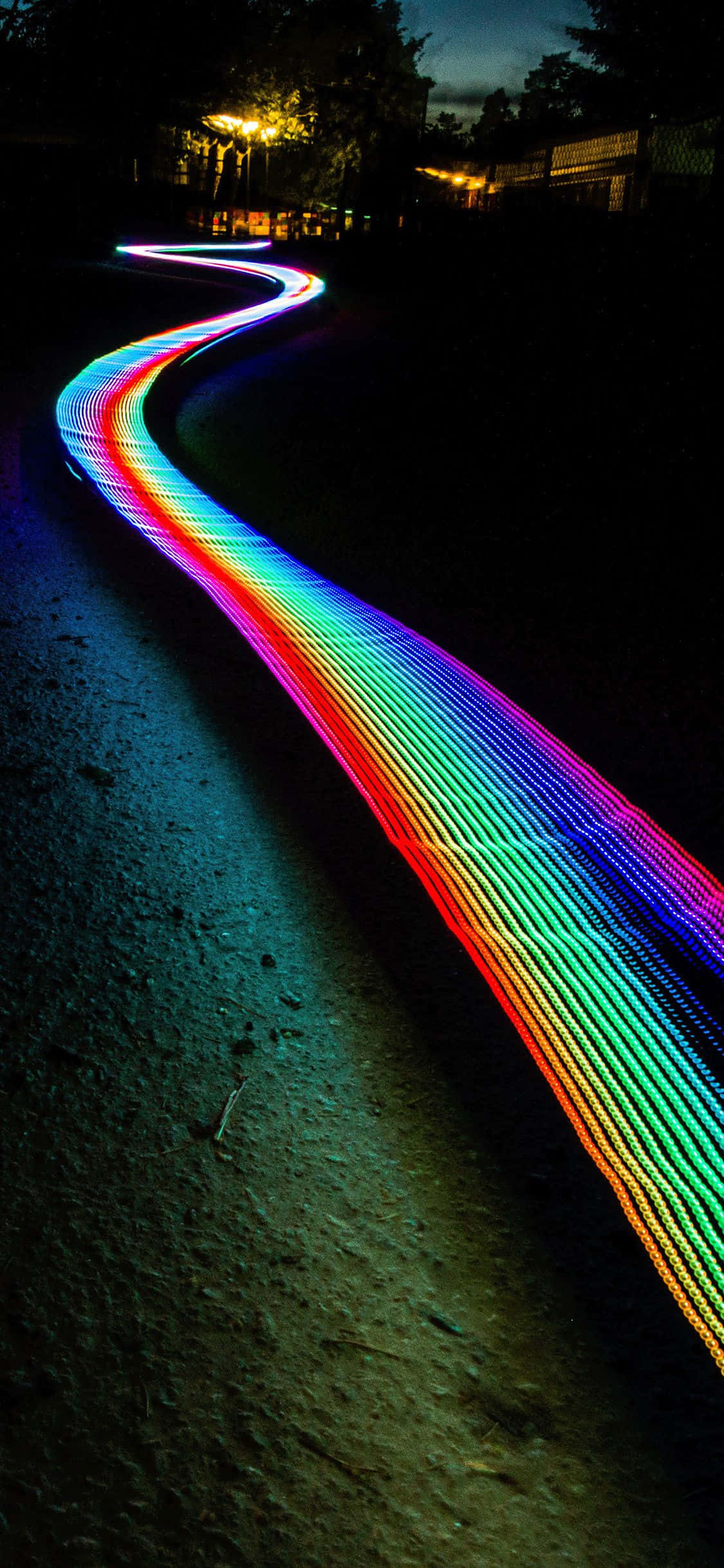 Lad din unikke stil skinne med iPhone Neon-baggrunde. Wallpapers