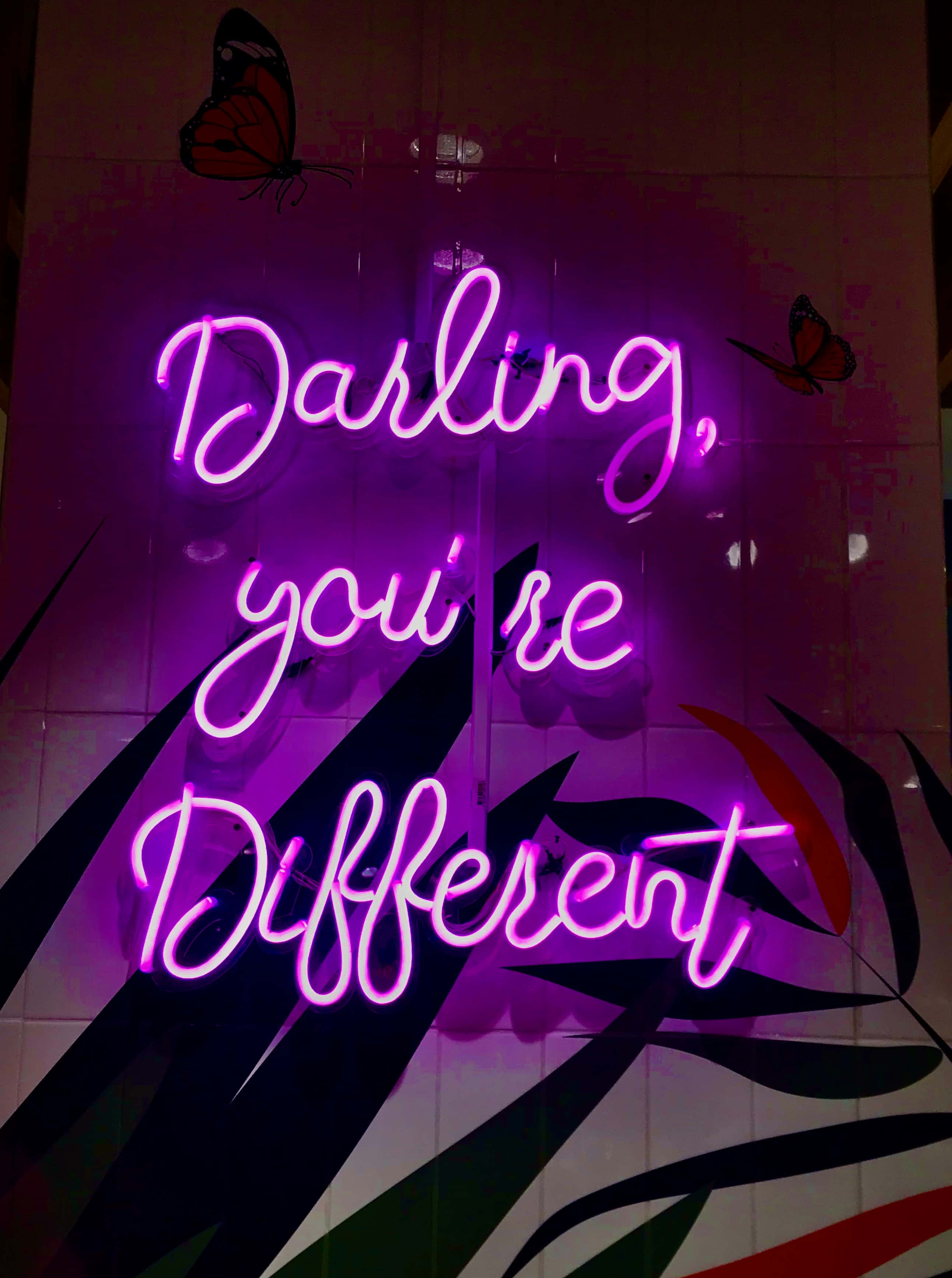 Lad dine drømme blive levende med lilla neon Wallpapers