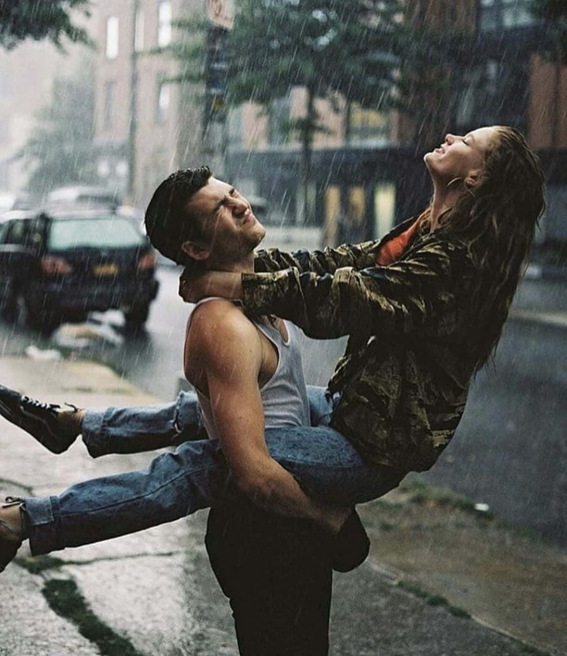 "Lad regnen skylle alle vores bekymringer væk og minde os om vores kærlighed" Wallpapers