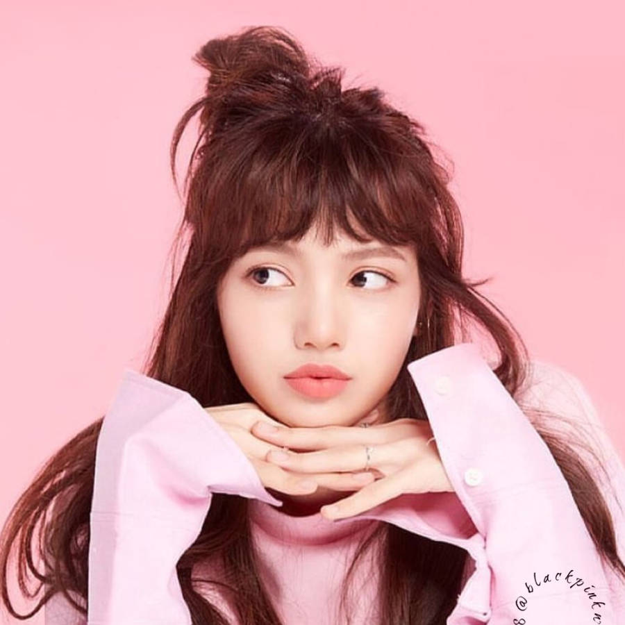 Lisa fra Blackpink levende og fantastisk i pink Wallpapers