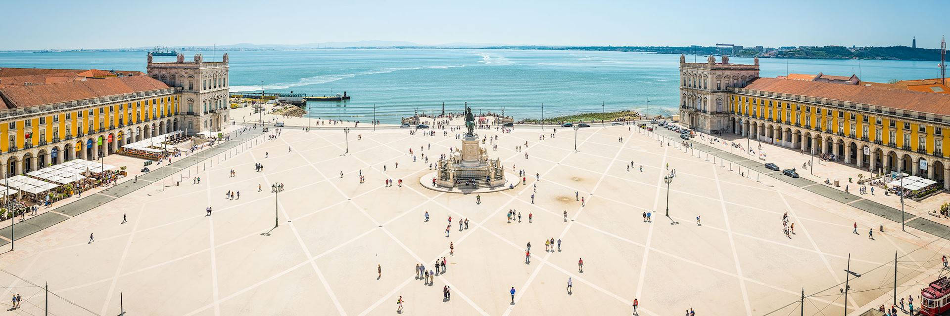 Lissabon med udsigt over havet Wallpapers