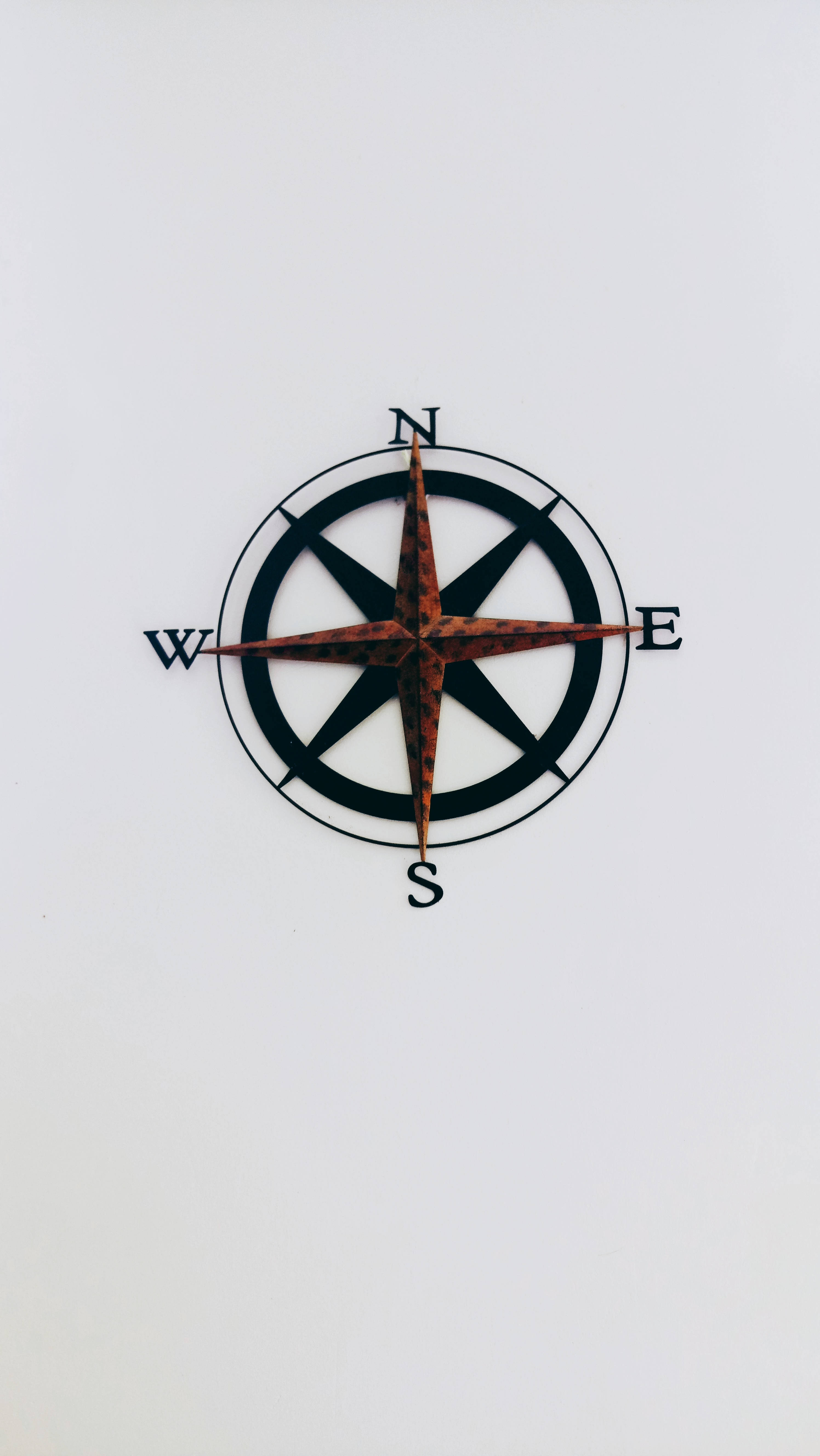 Lodret rød kompasrose Wallpapers