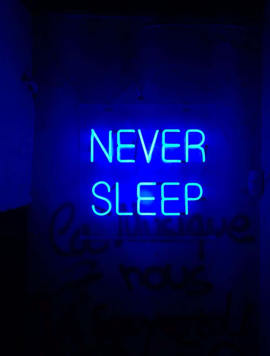 Lys din dag op med neonblå æstetik Wallpapers