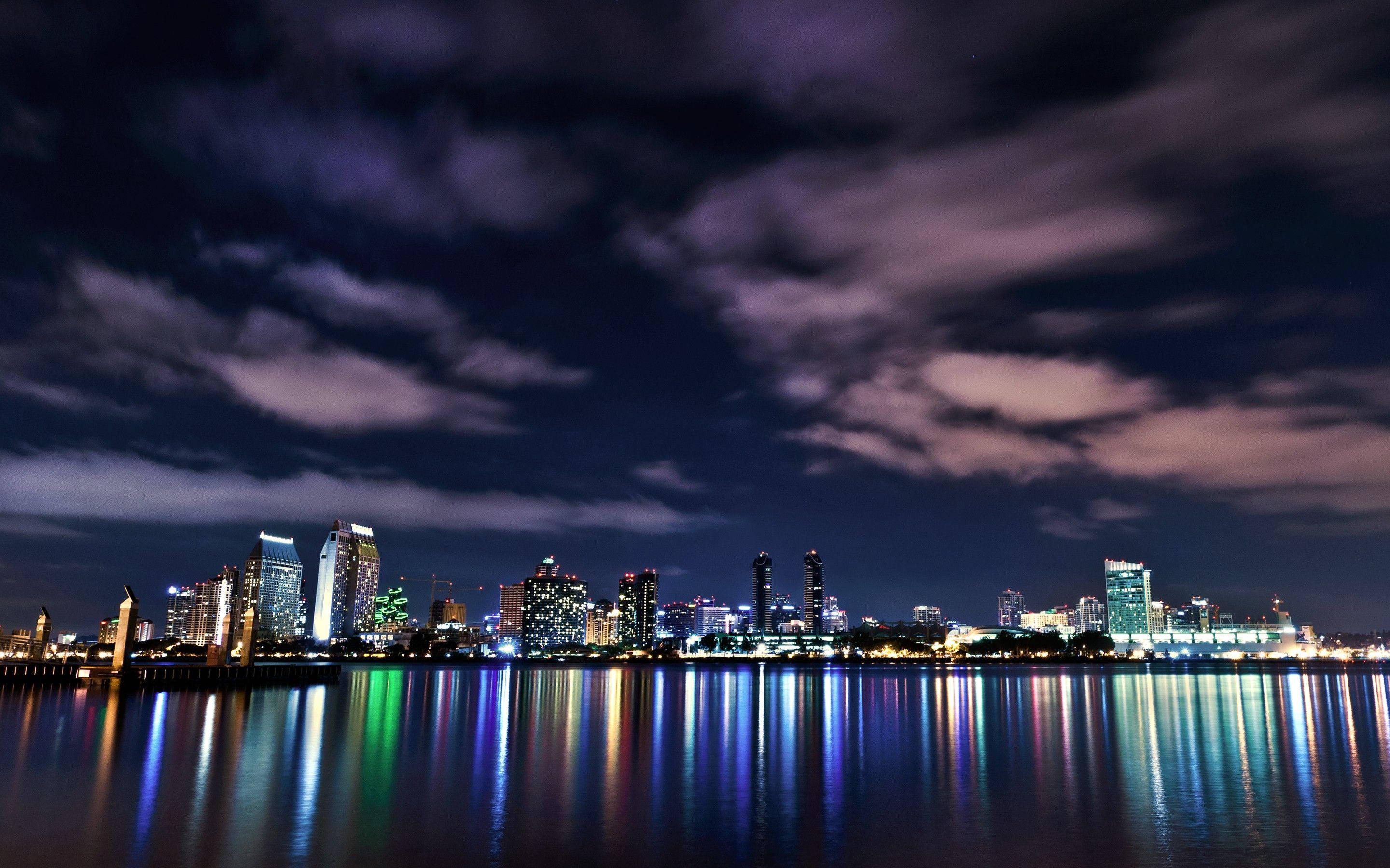MacBook Pro Lysende Bymaleri Wallpapers