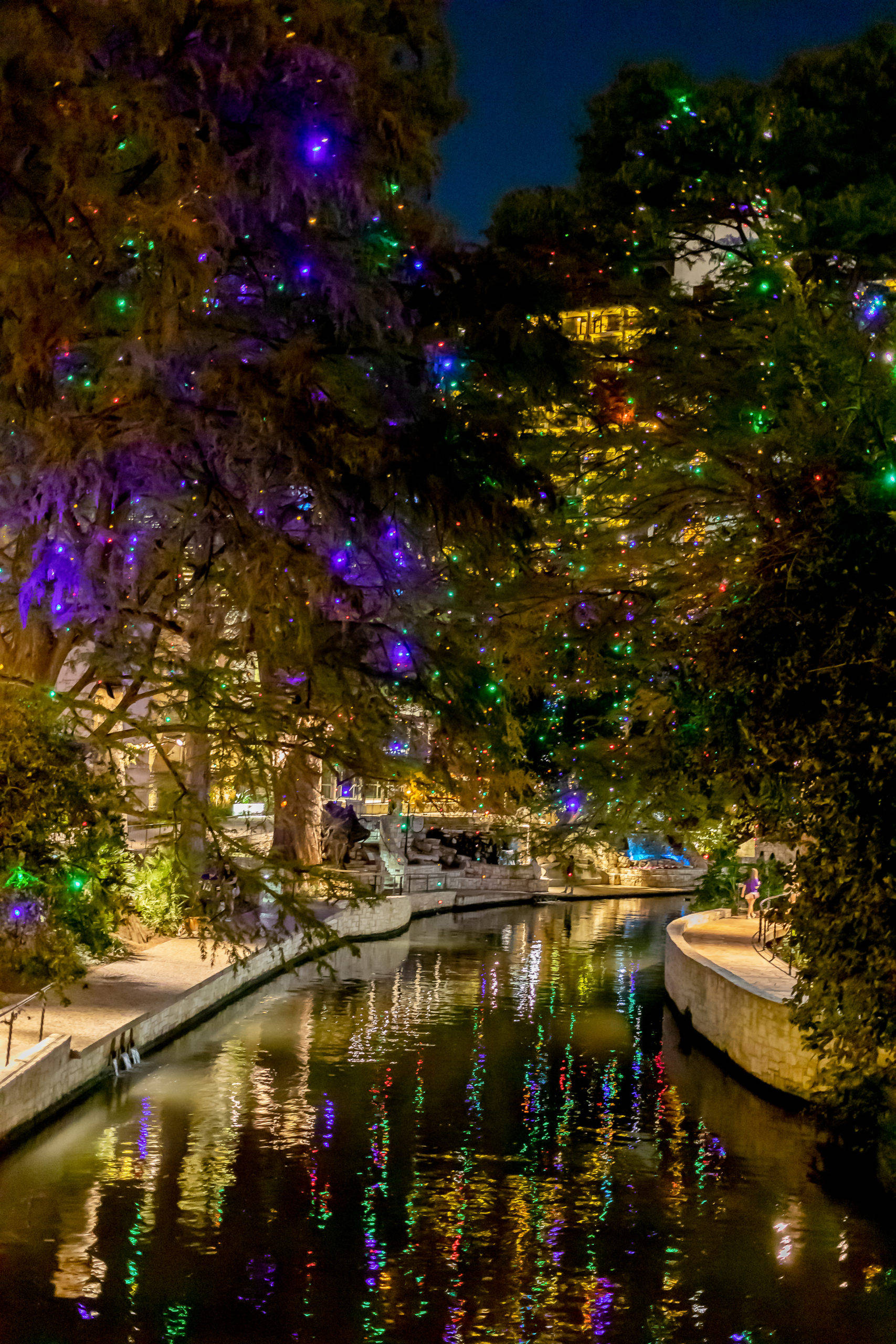 Magiske ferielys oplyser San Antonio River Walk Wallpapers