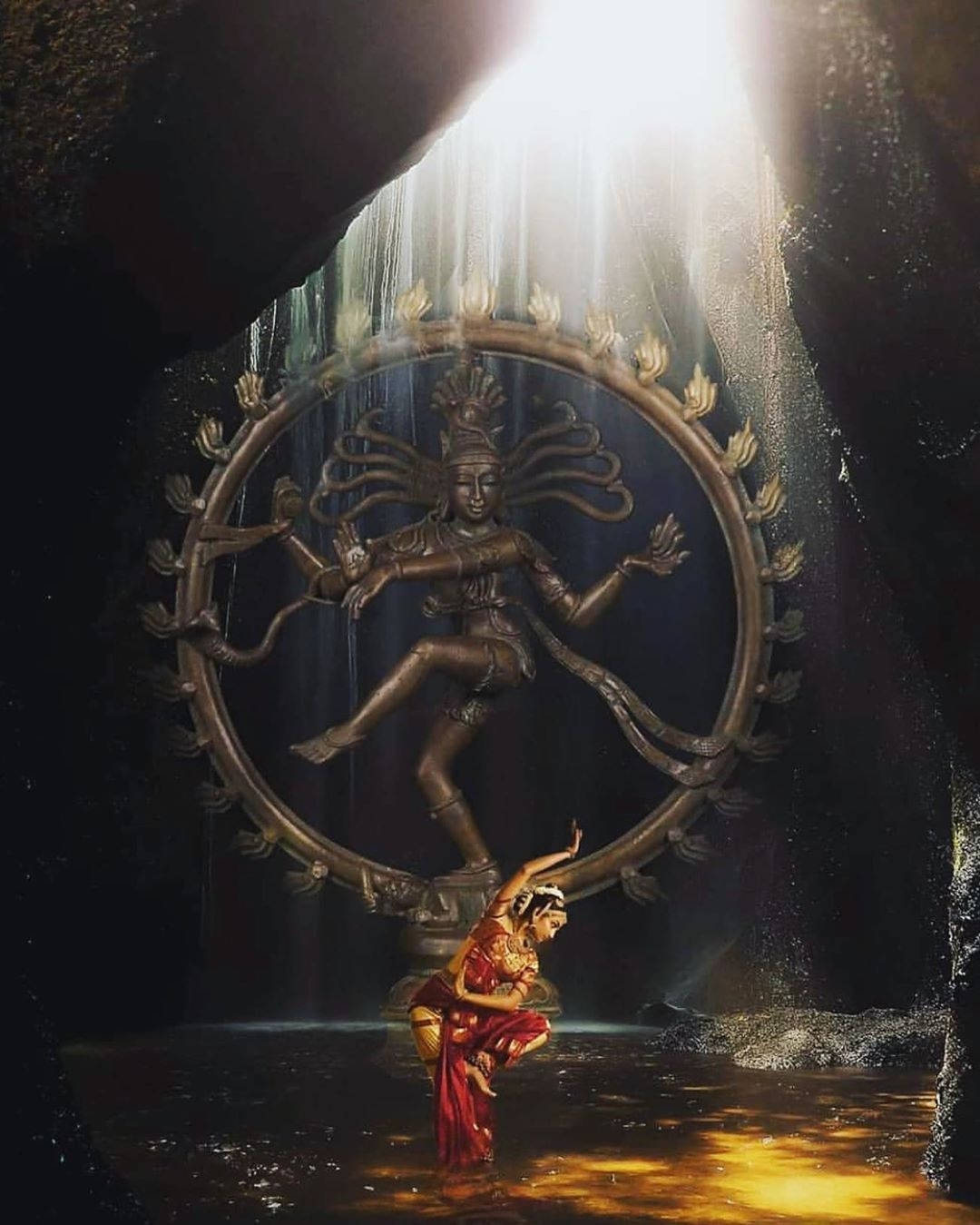 Majestætisk Nataraja-billede i hulekunstbaggrund Wallpapers