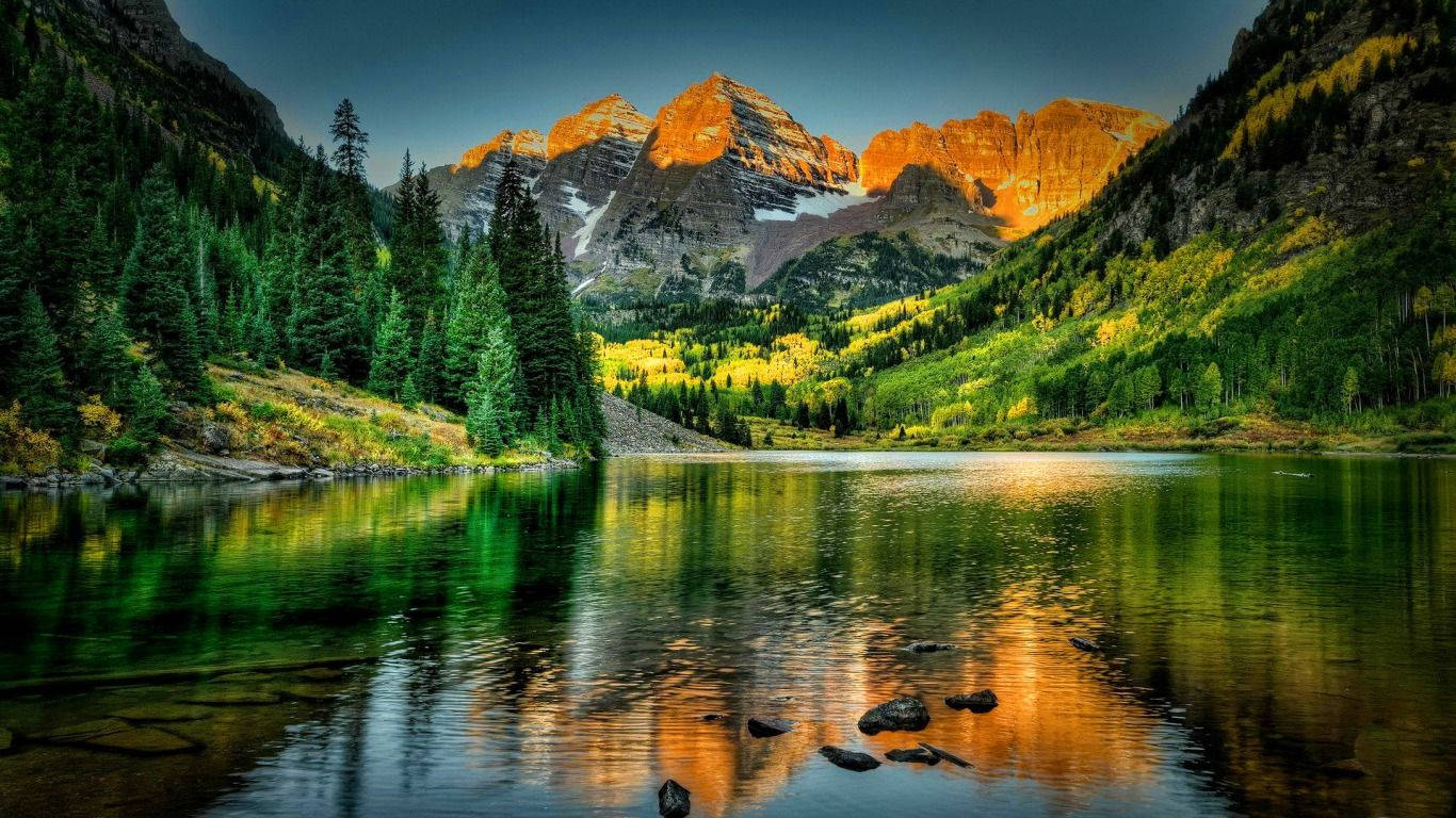 Majestætisk Sceneri af Maroon Bells Sø Wallpapers