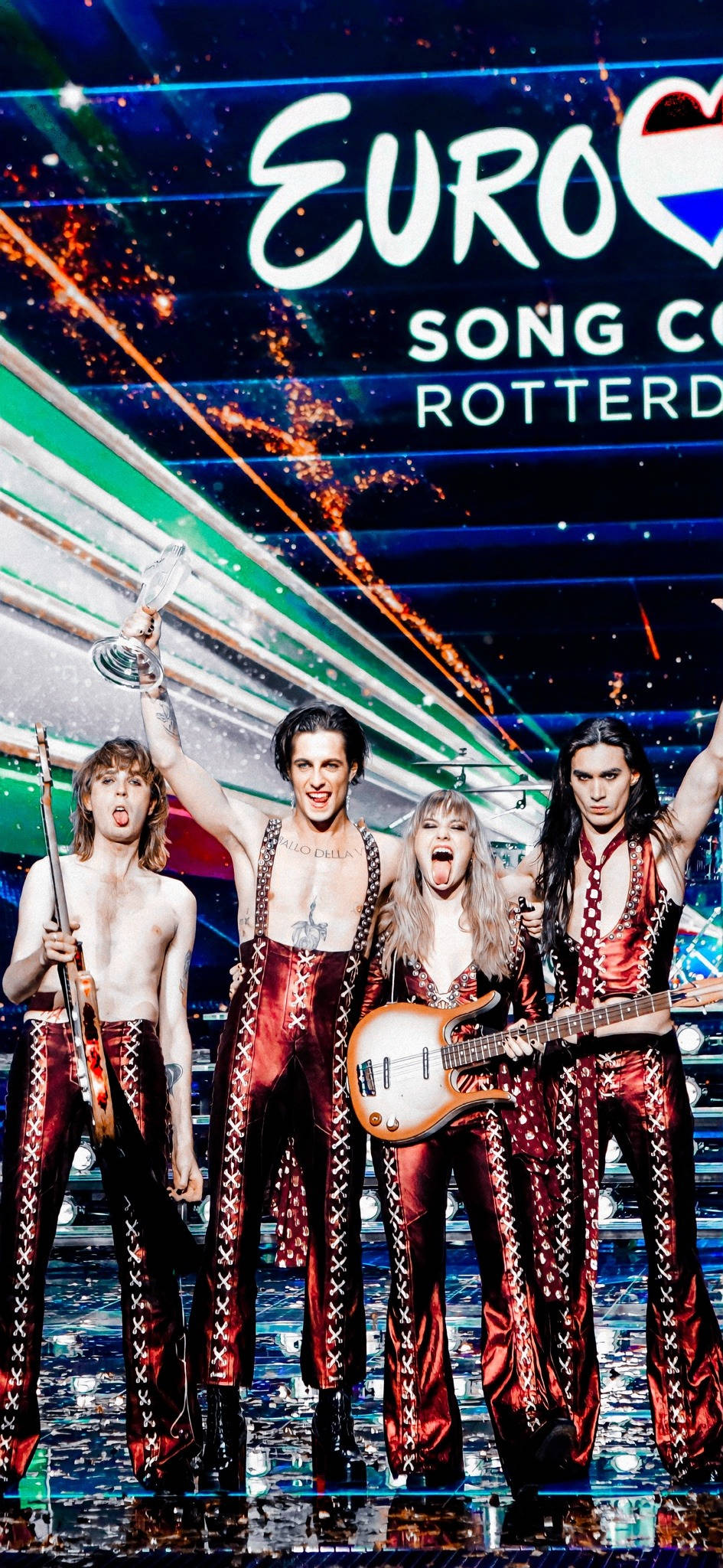 Maneskin Stående På Scenen Wallpapers