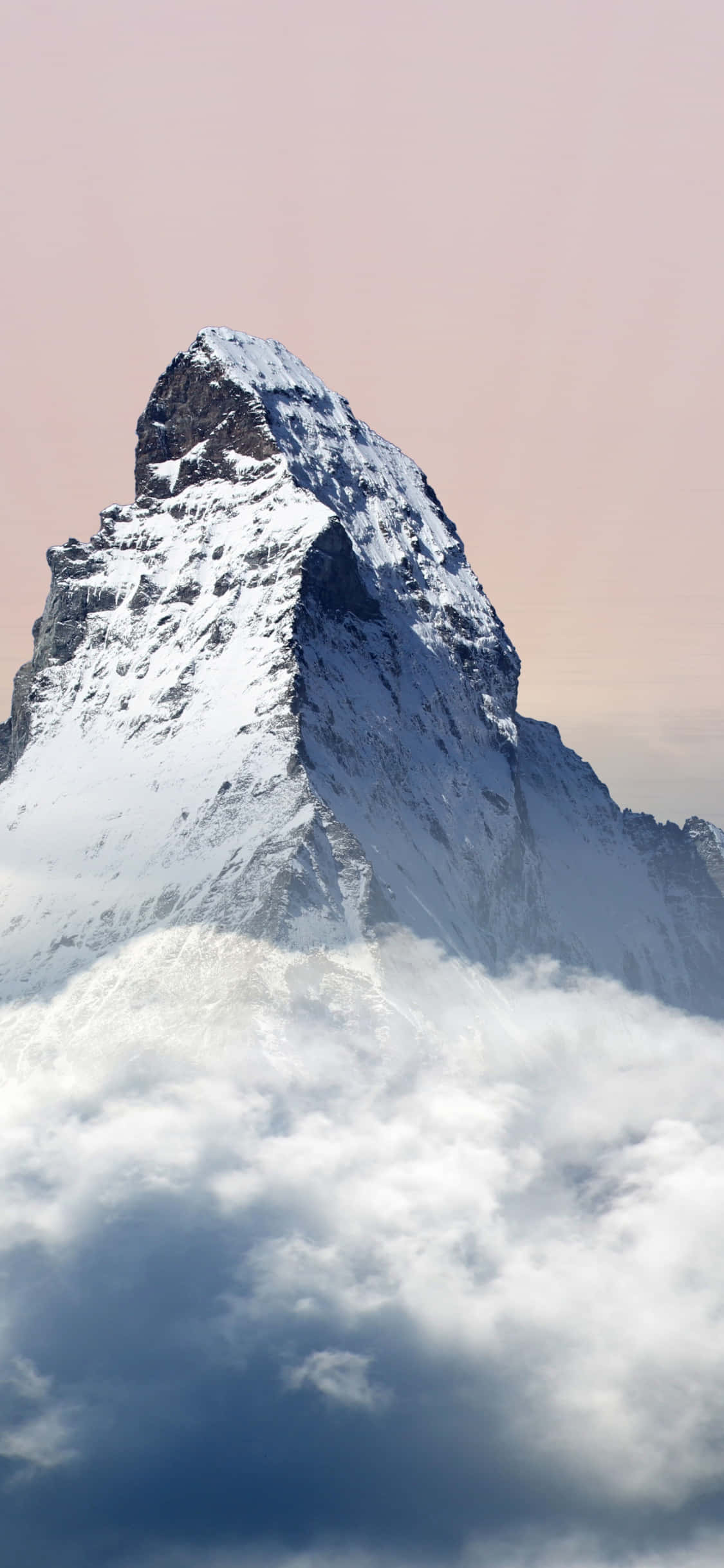 Matterhorn-bjerget over skyerne Wallpapers