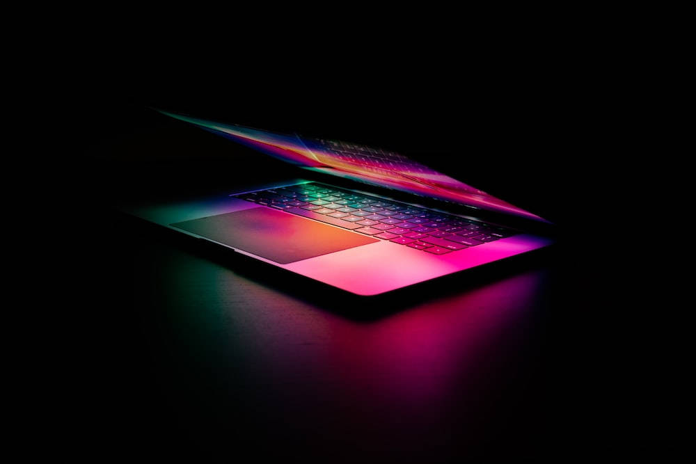 Minimalistisk bedste bærbare computer med lyserød skærmlys Wallpapers
