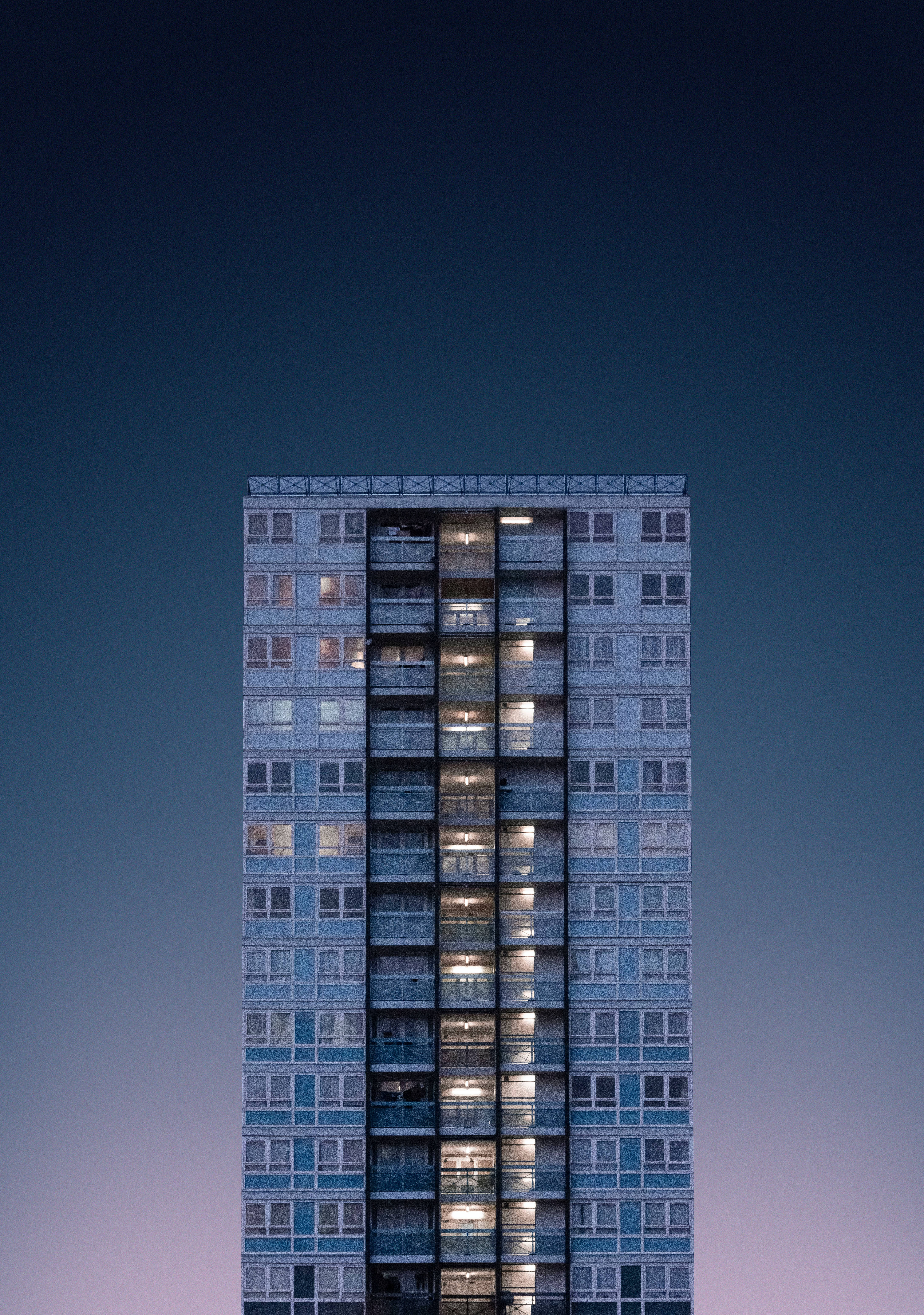 Minimalistisk blå 3D-bygningsfacade Wallpapers