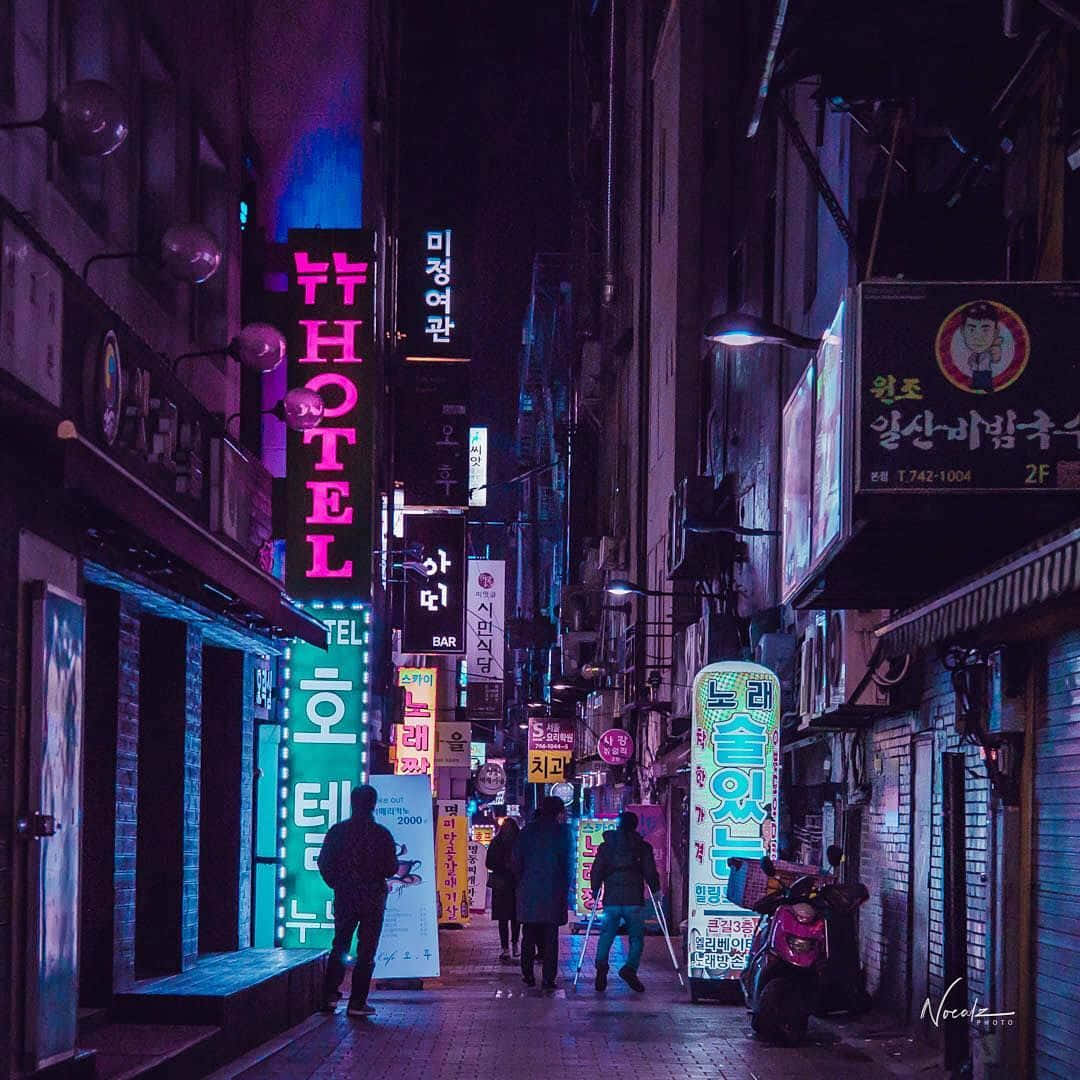 Mørk æstetisk neongadebillede Wallpapers