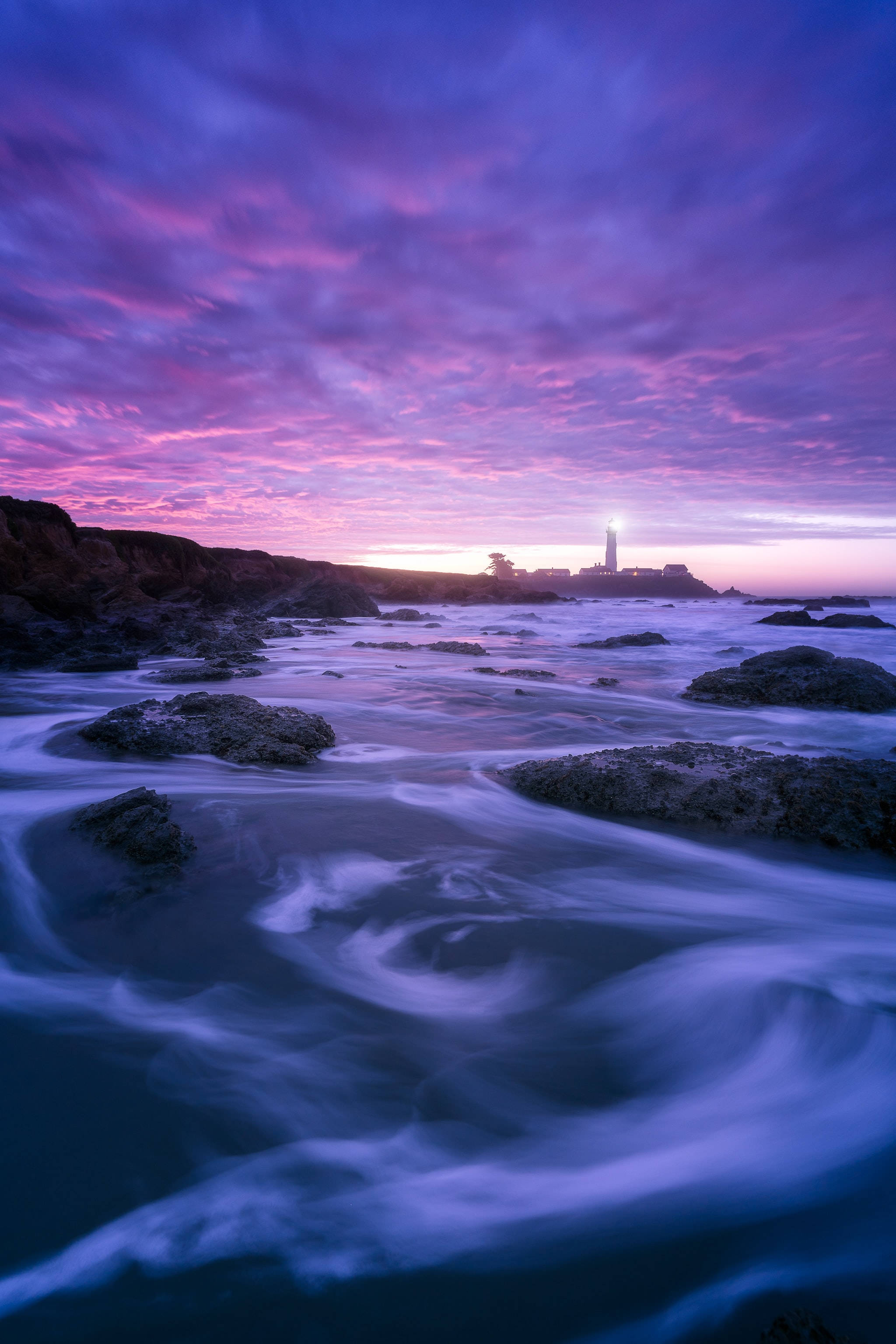 Mørk lilla æstetisk drømmeagtig flod Wallpapers