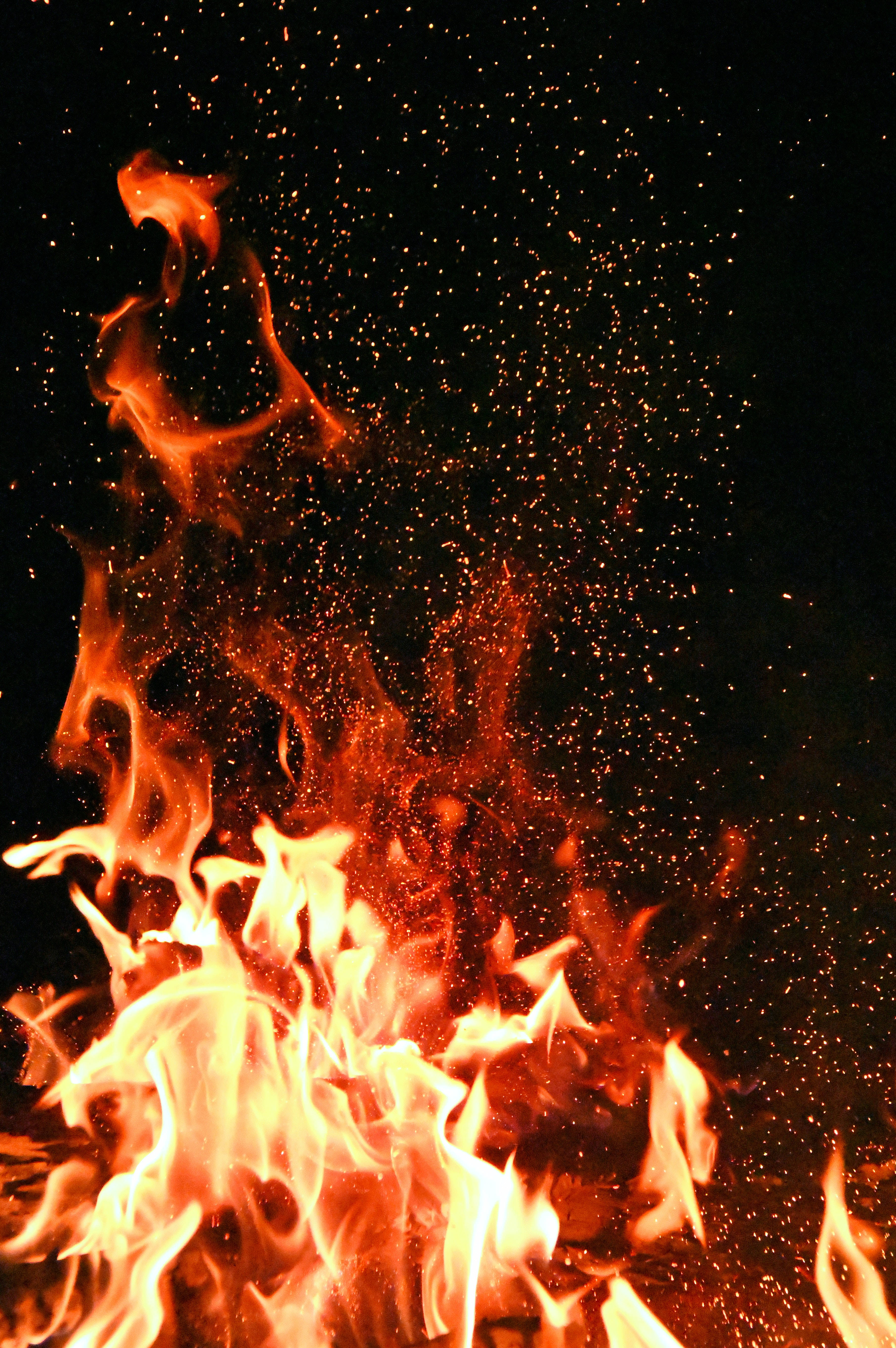 Mørk rød ild Wallpapers