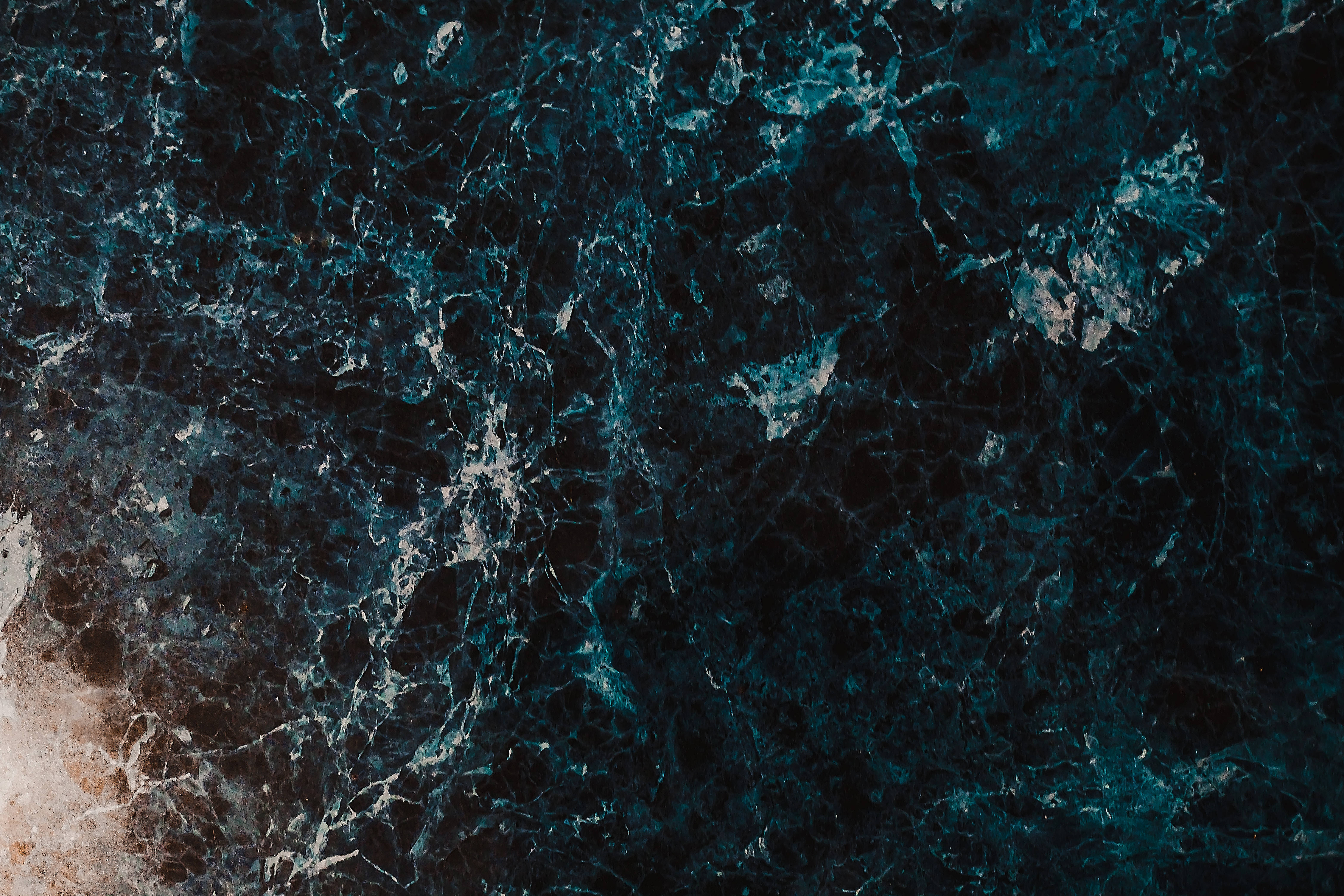 Mørkegrøn abstrakt kalkstensmarmor 4K Wallpapers