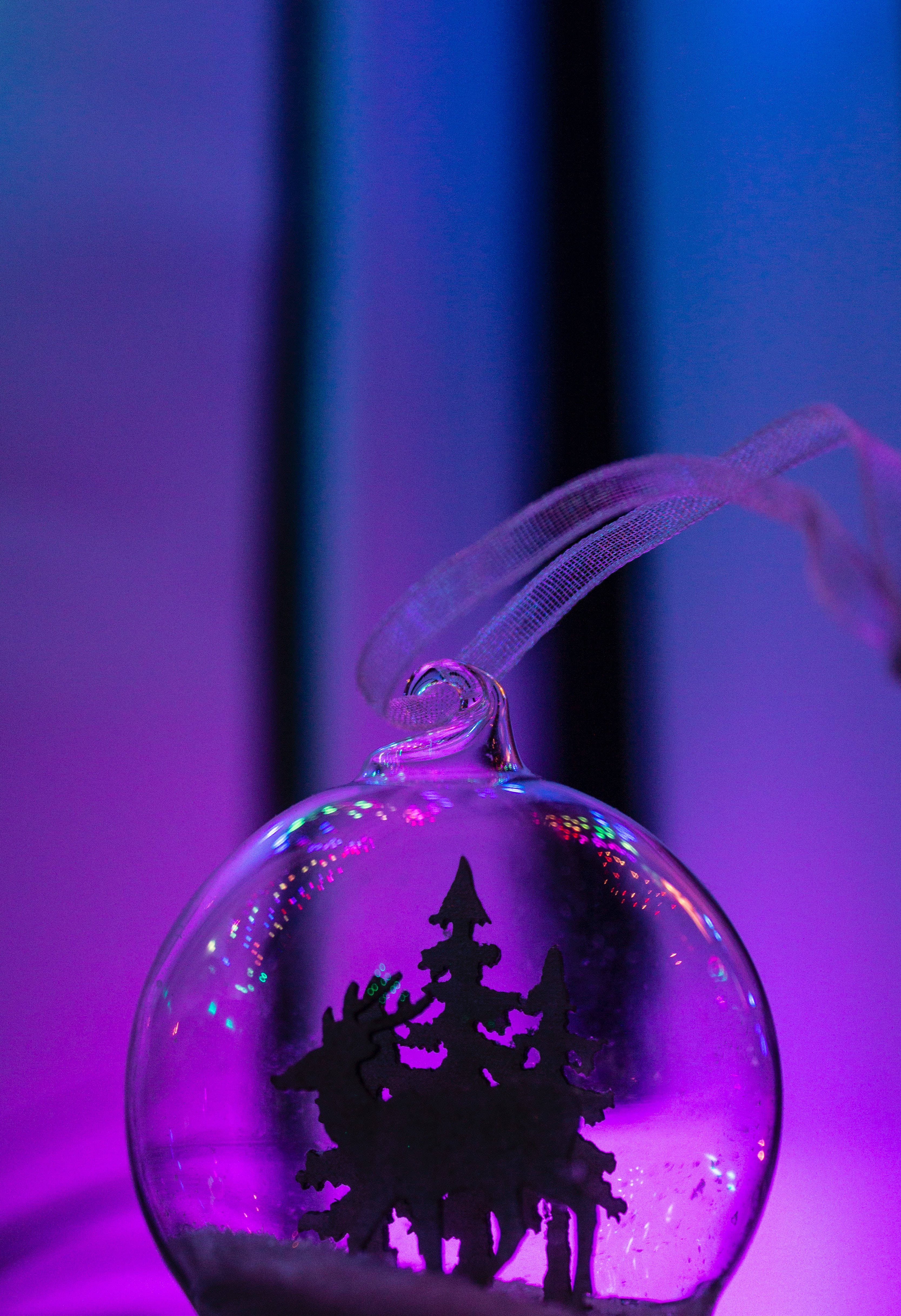 Mørk lilla æstetisk julekugle Wallpapers