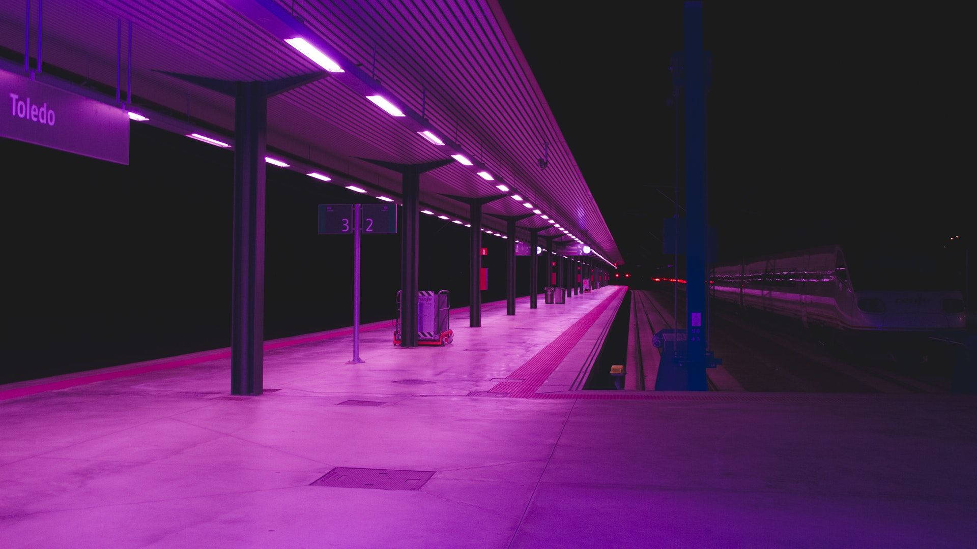 Neon pink togstation Wallpapers