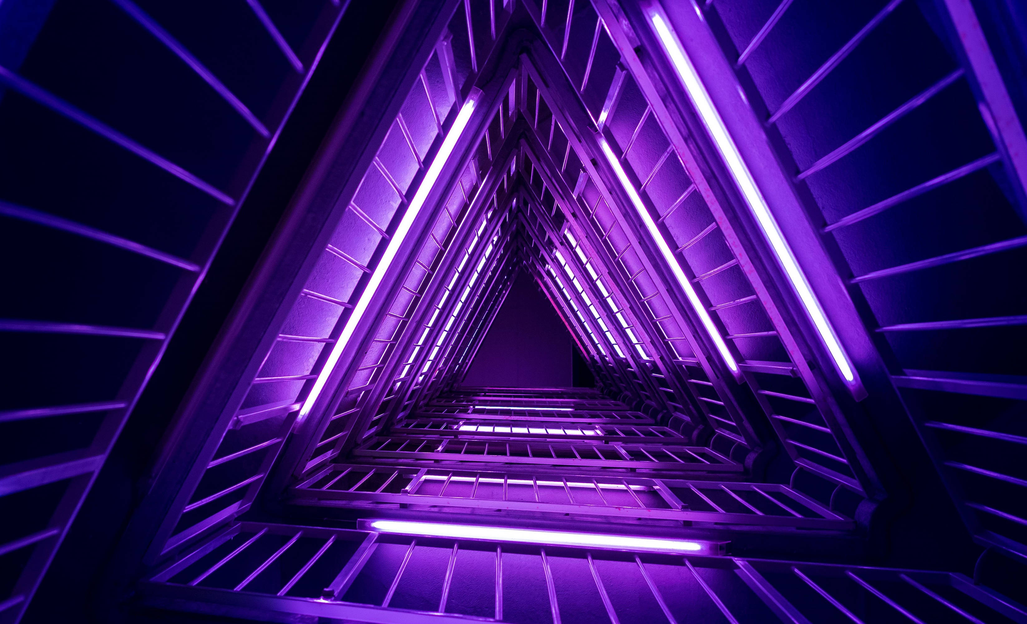 Neonlilla 4K trekantet tunnel Wallpapers