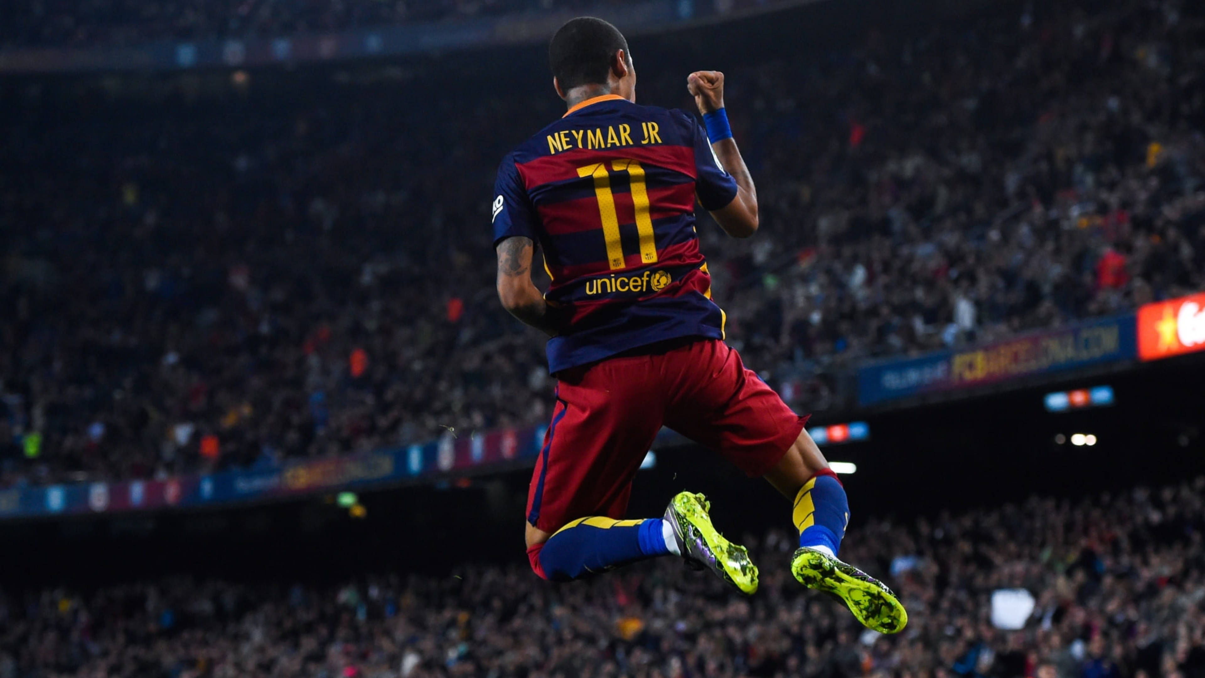 Neymar 4K springer i triumf Wallpapers