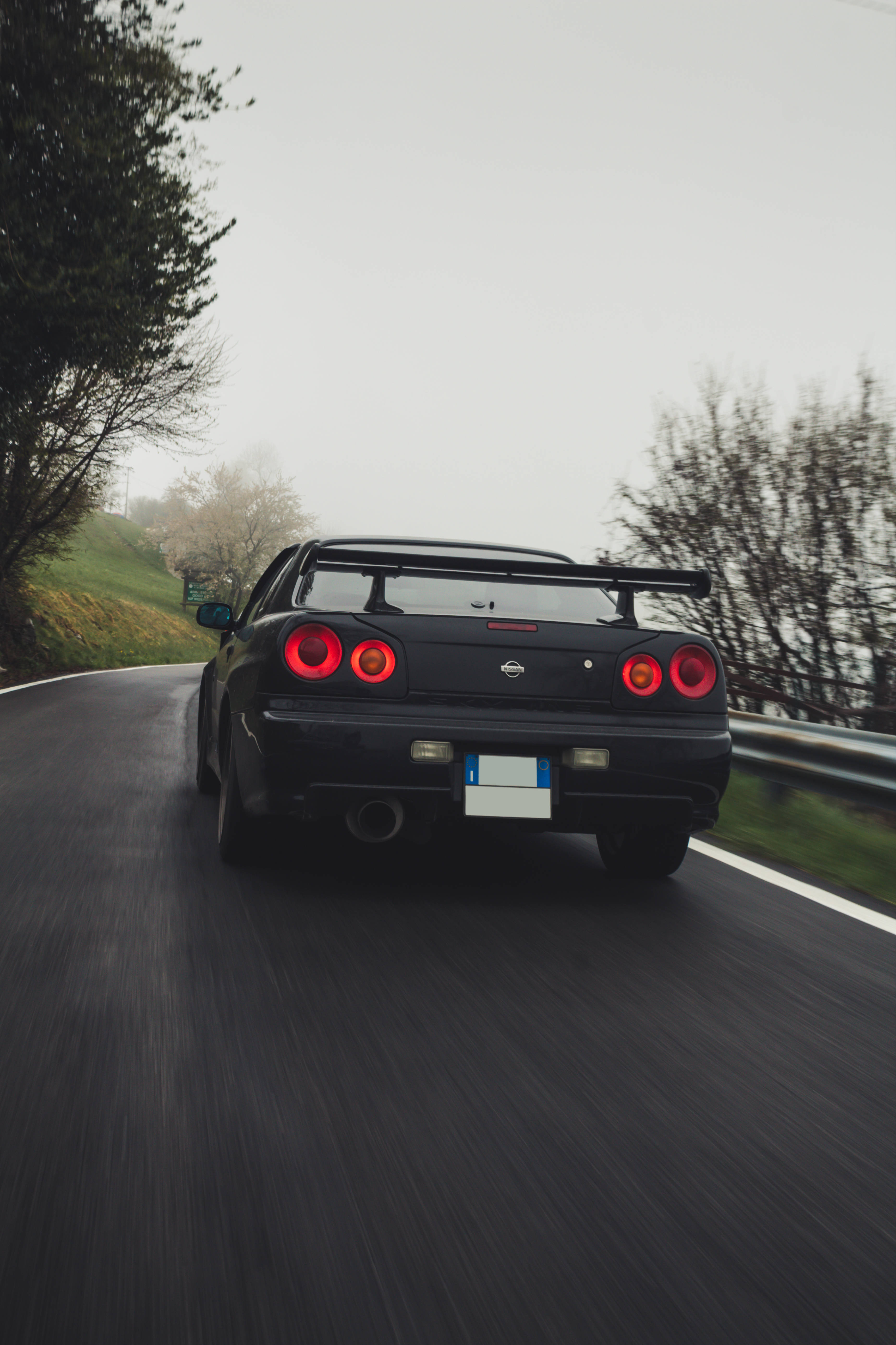 Nissan Skyline GTR R34 Tåget Vej Wallpapers