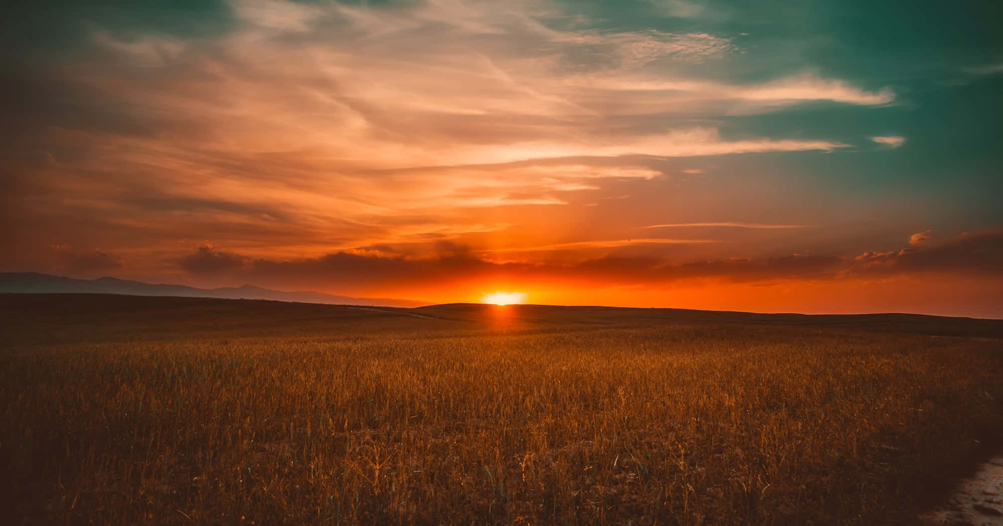 Nyd skønheden i en fredelig solnedgang Wallpapers