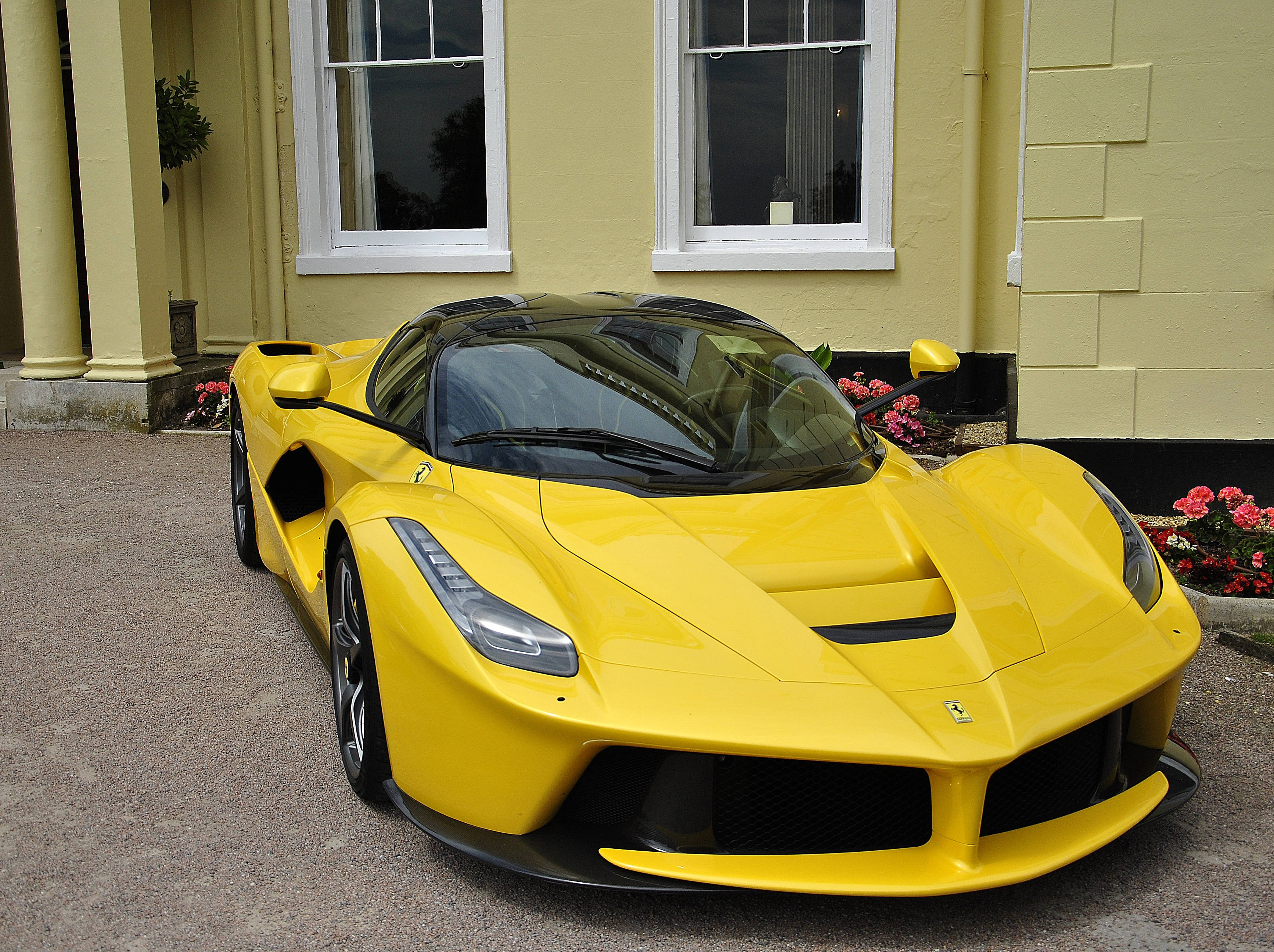 Omfavn kraften i Ferrari LaFerrari Wallpapers